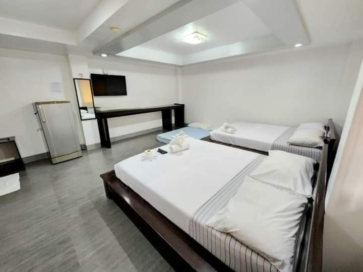 Family Room - Photo 4