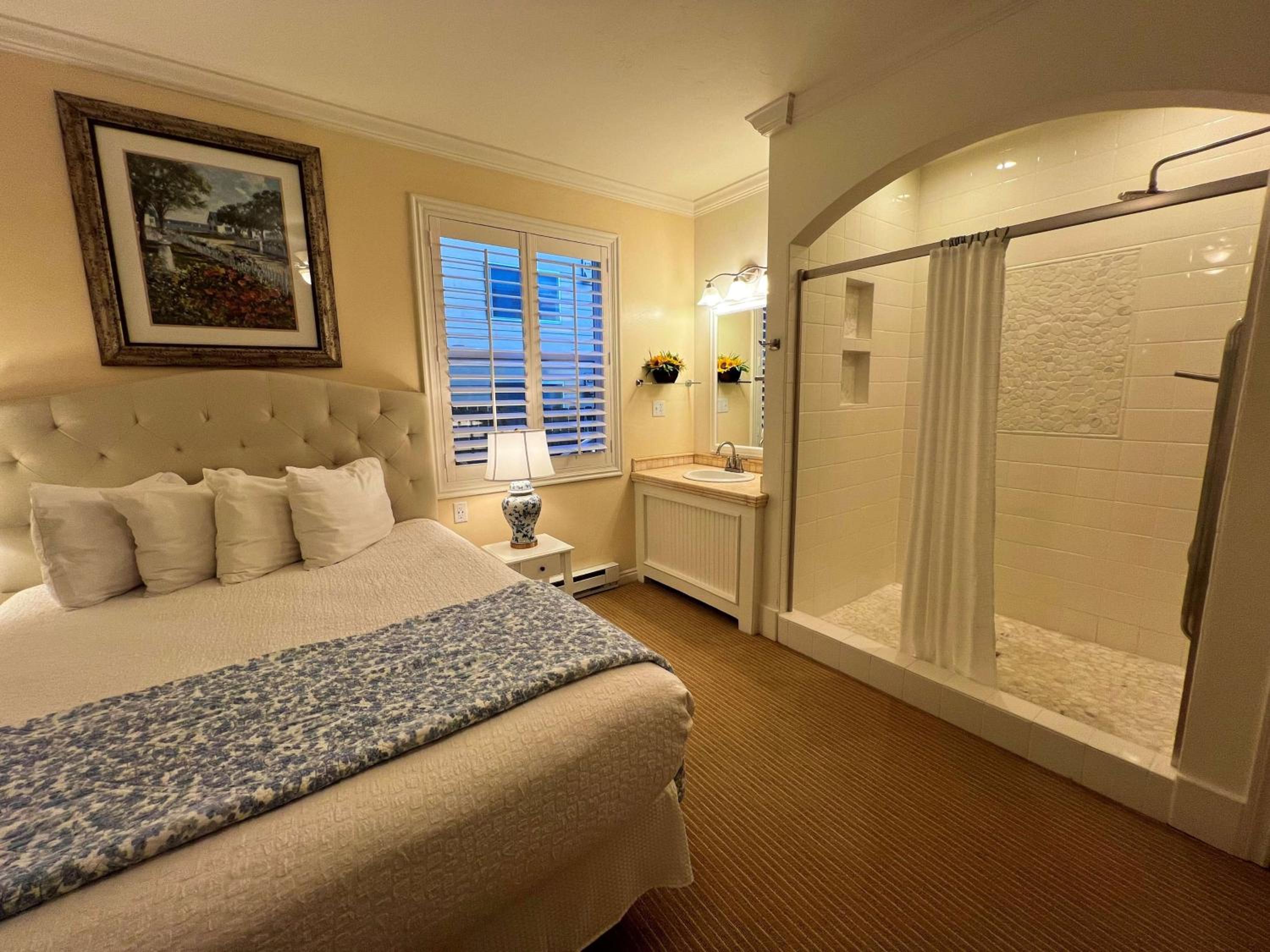 Deluxe Double Room with Shower photo 2