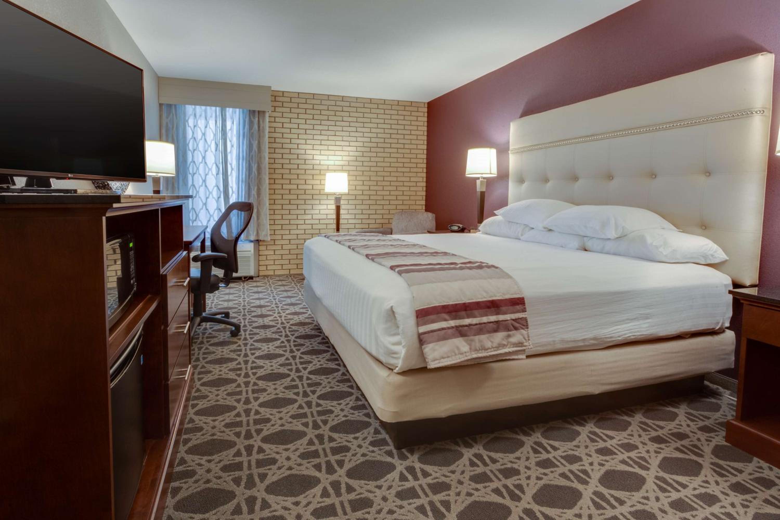 Superior King Room with Spa Bath - Photo 1