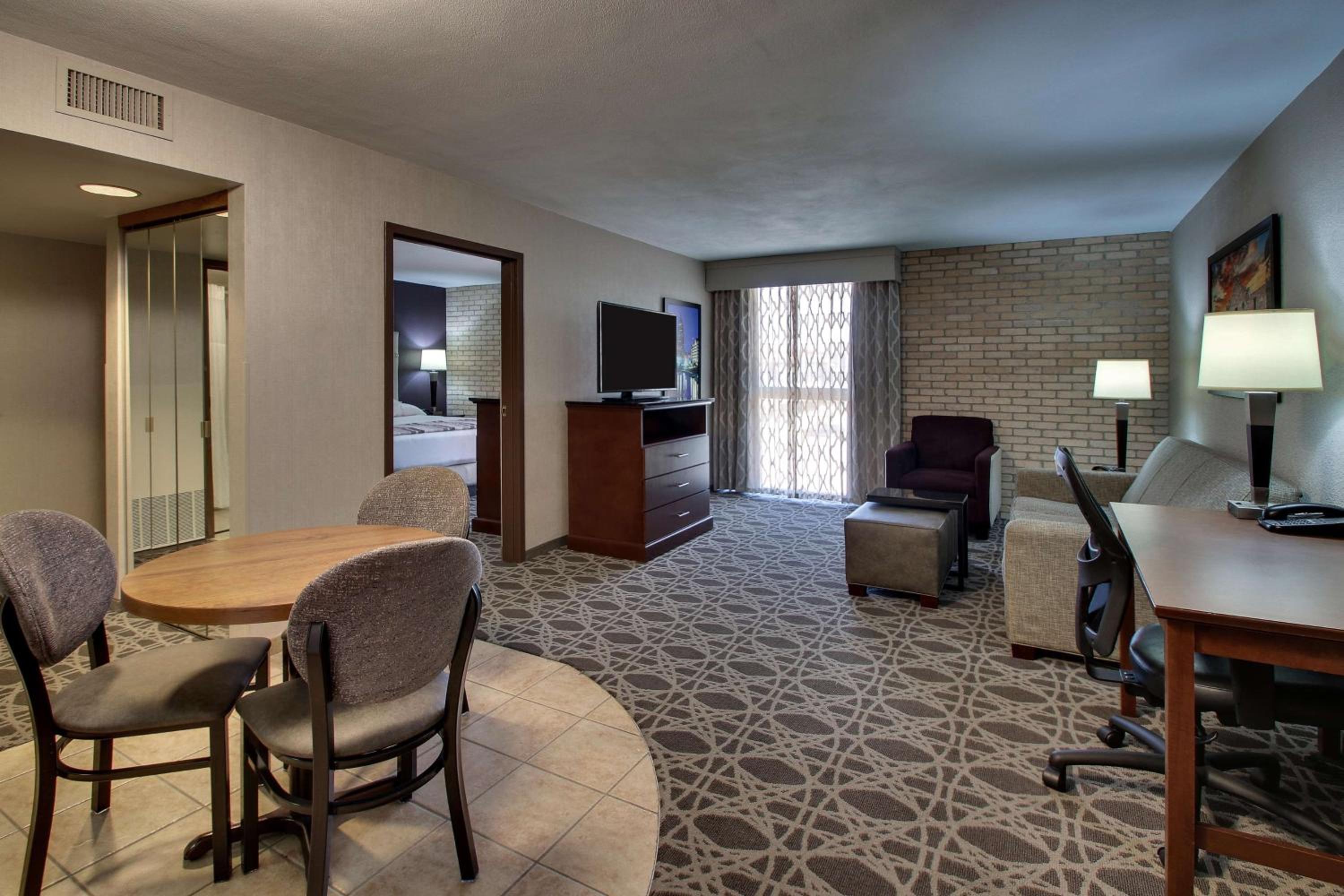 Superior King Suite photo 1