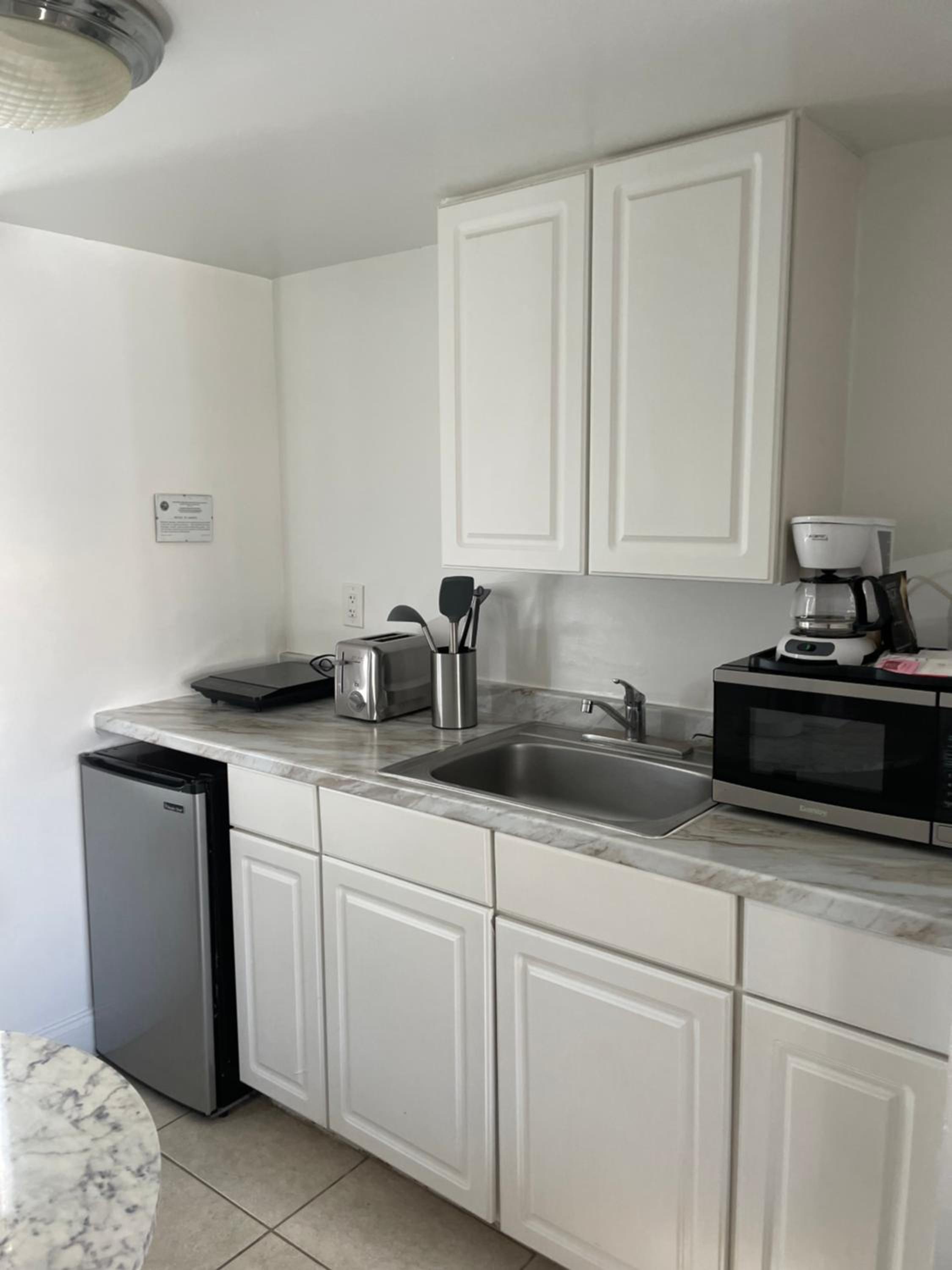 Superior Double Room with Two Double Beds and Kitchen - Free Parking - Photo 3