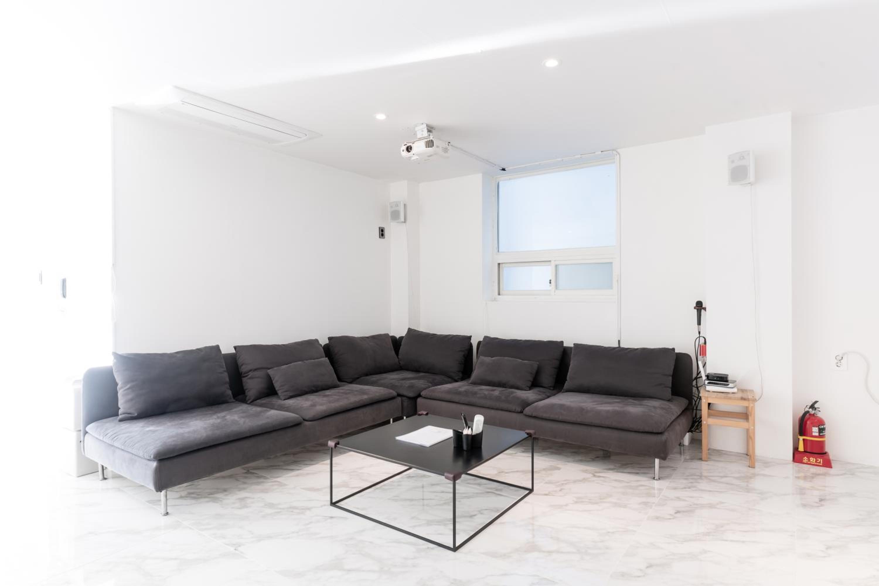 Apartment with Sea View - Photo 18