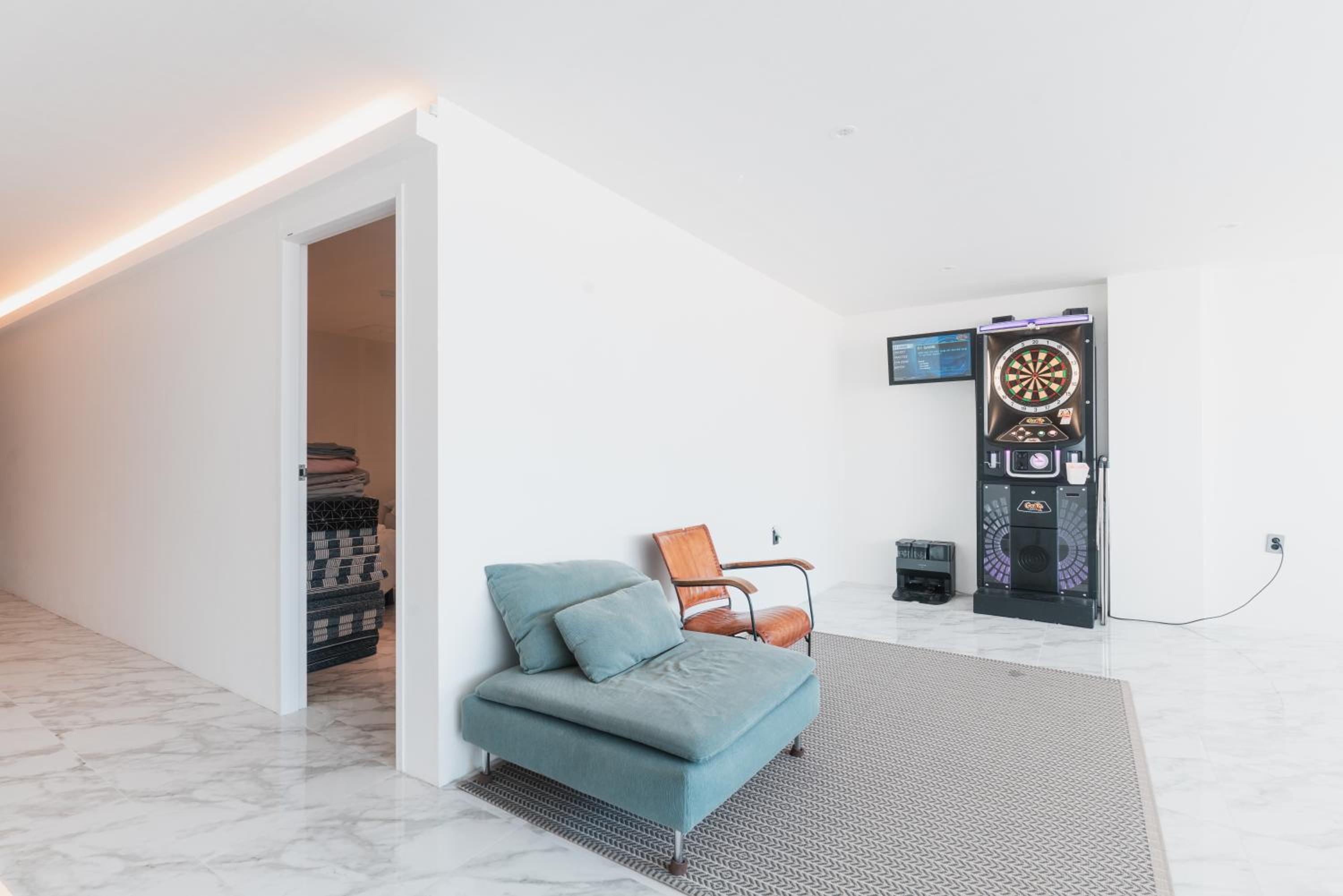 Apartment with Sea View - Photo 28