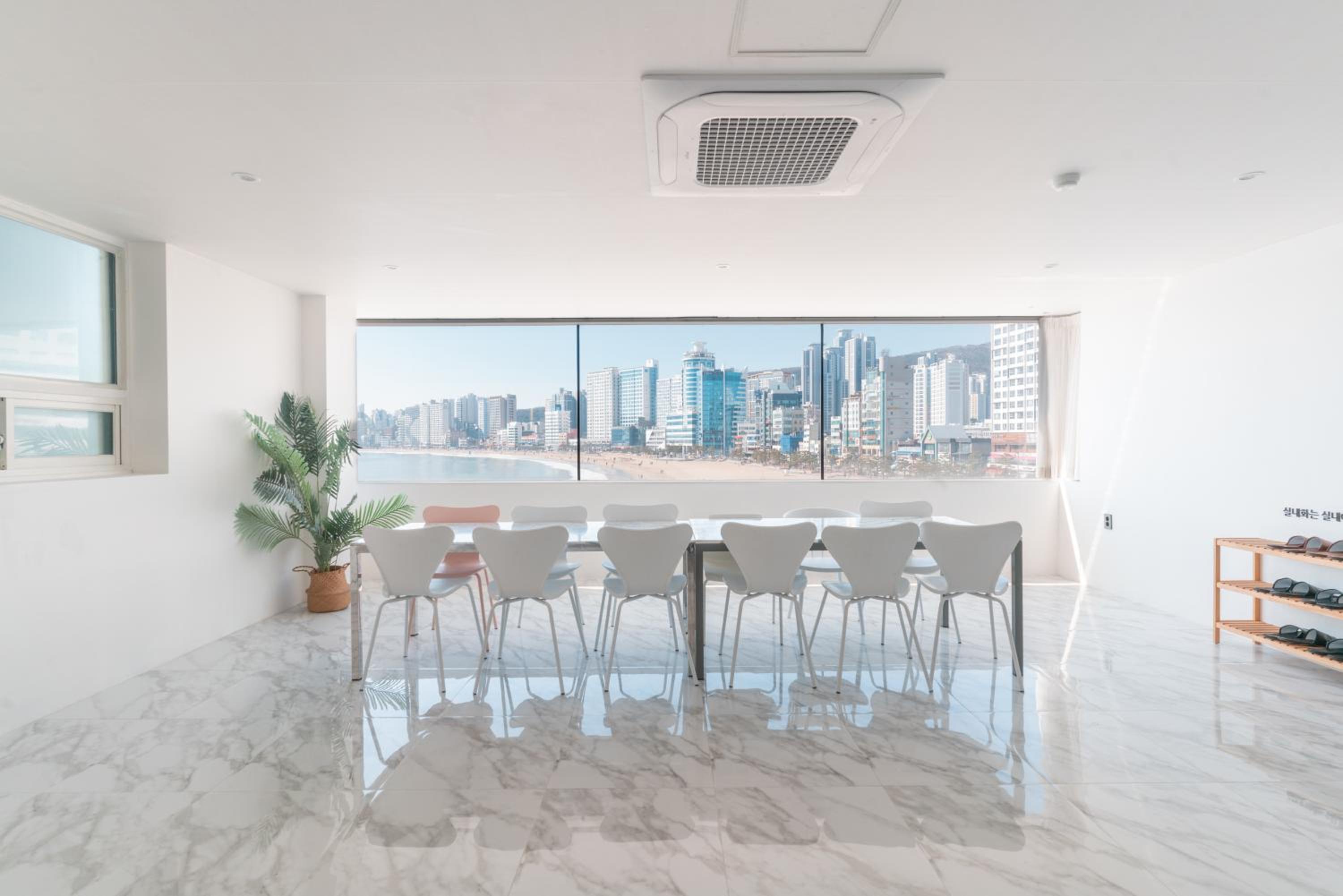 Apartment with Sea View - Photo 15