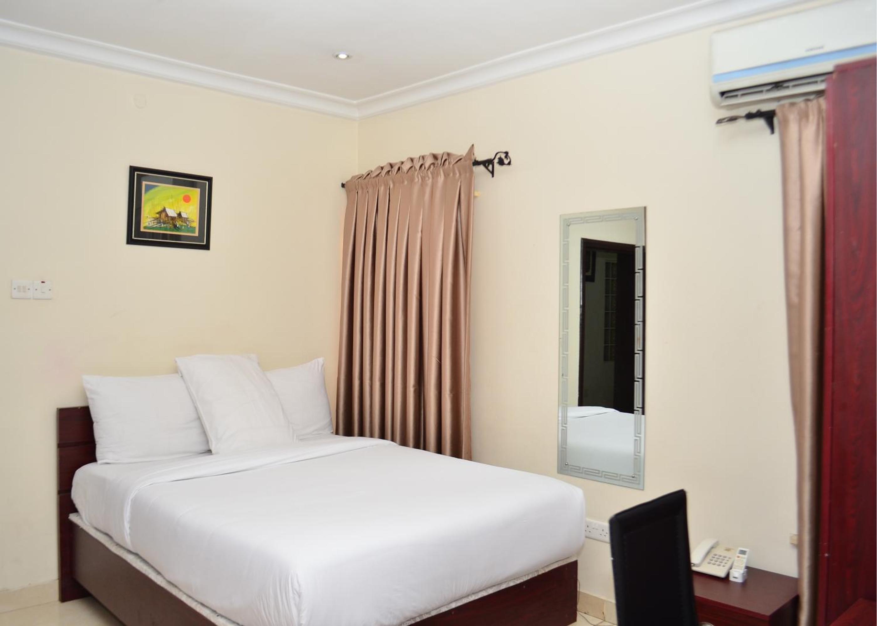 Standard Twin Room photo 3