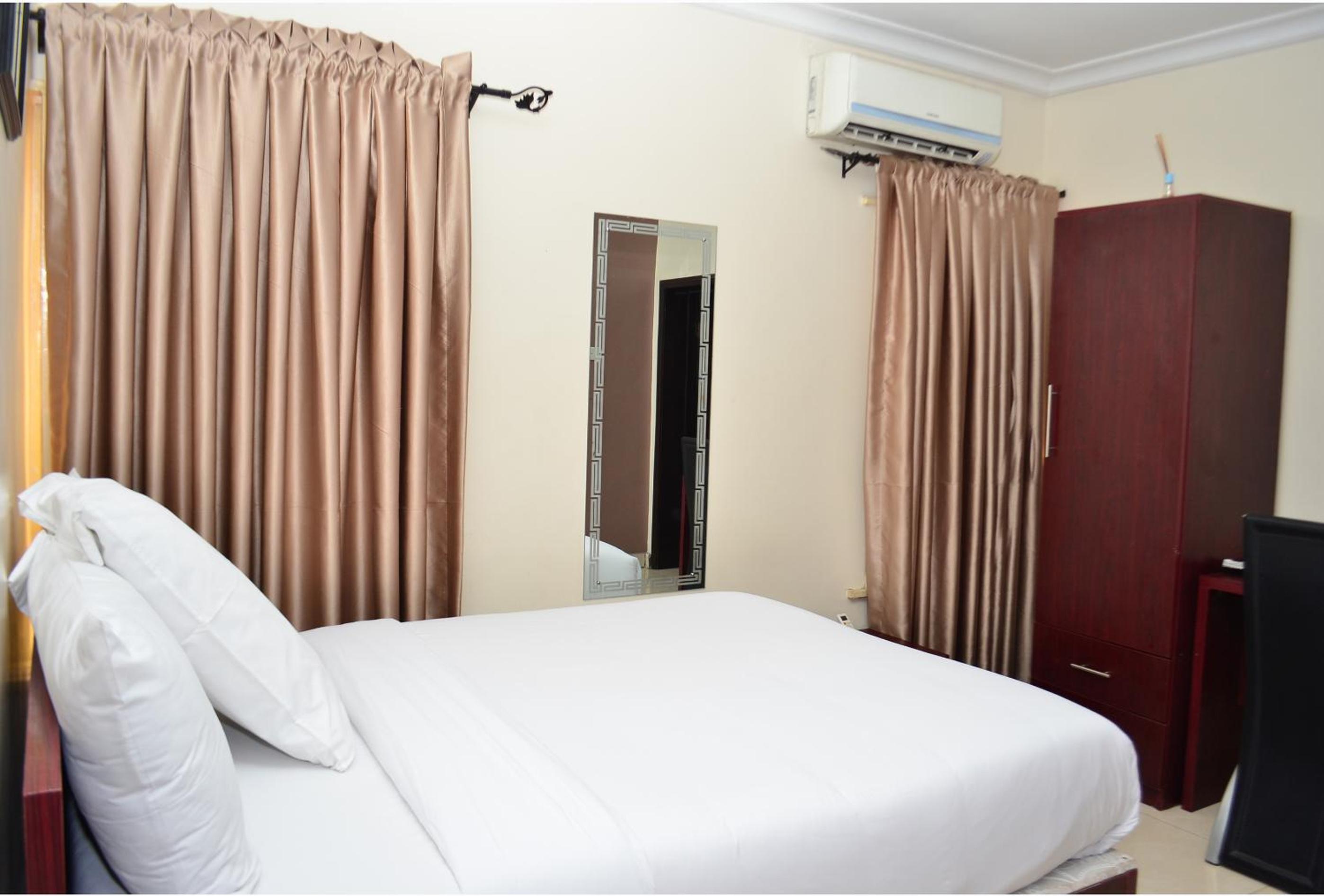 Standard Twin Room photo 2