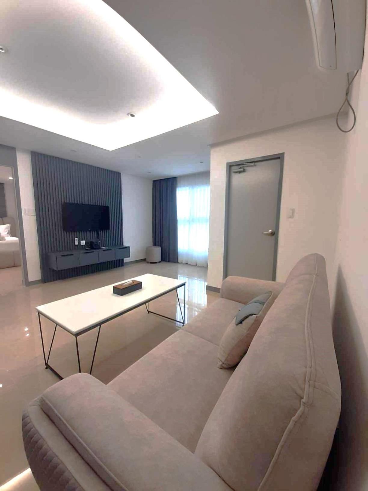 Executive Suite - Photo 8