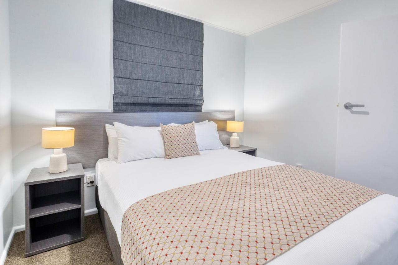 Deluxe Family Suite - Photo 14
