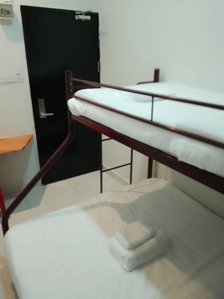 Basic Triple Room photo 3