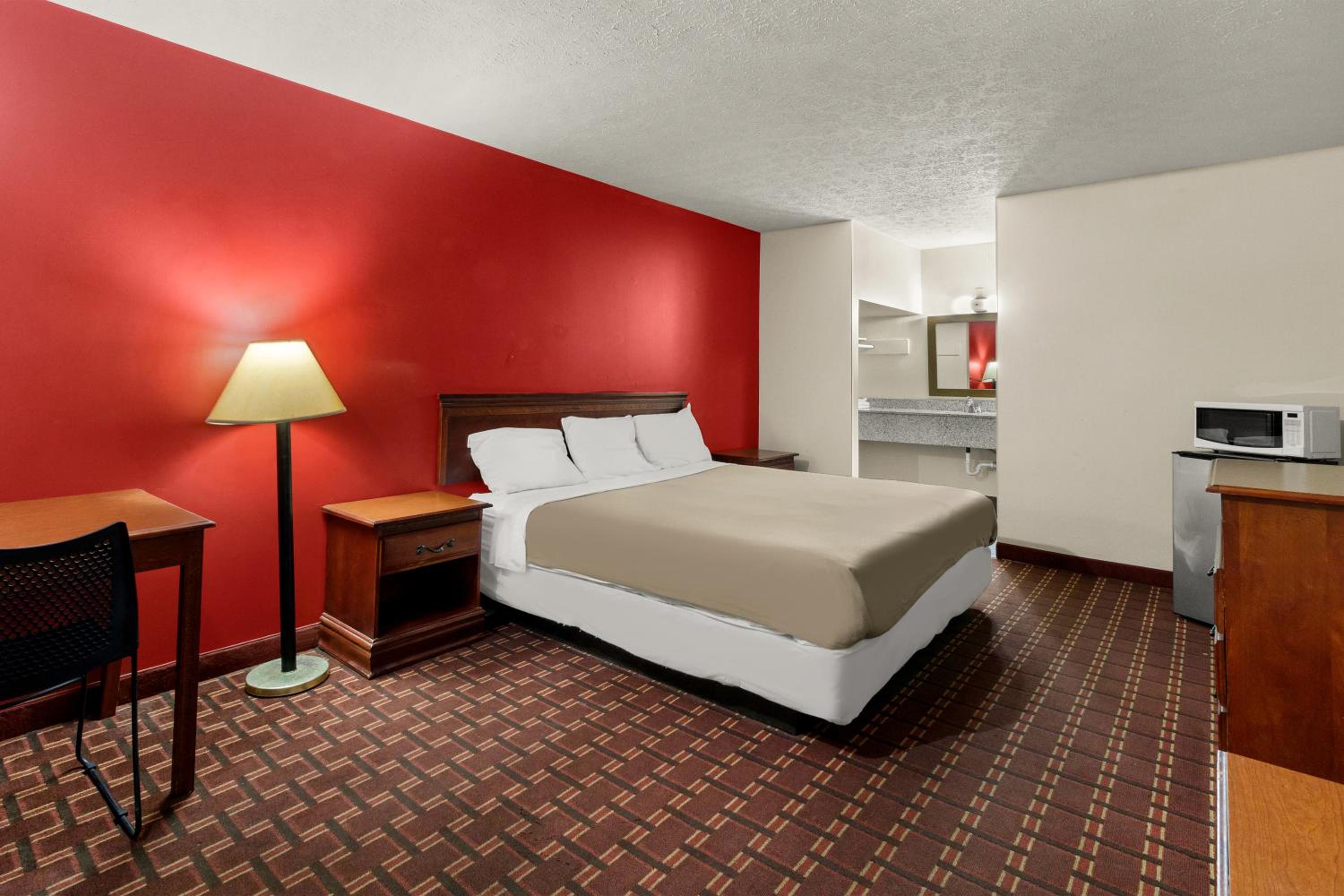King Room Away From Street - Non Smoking photo 1