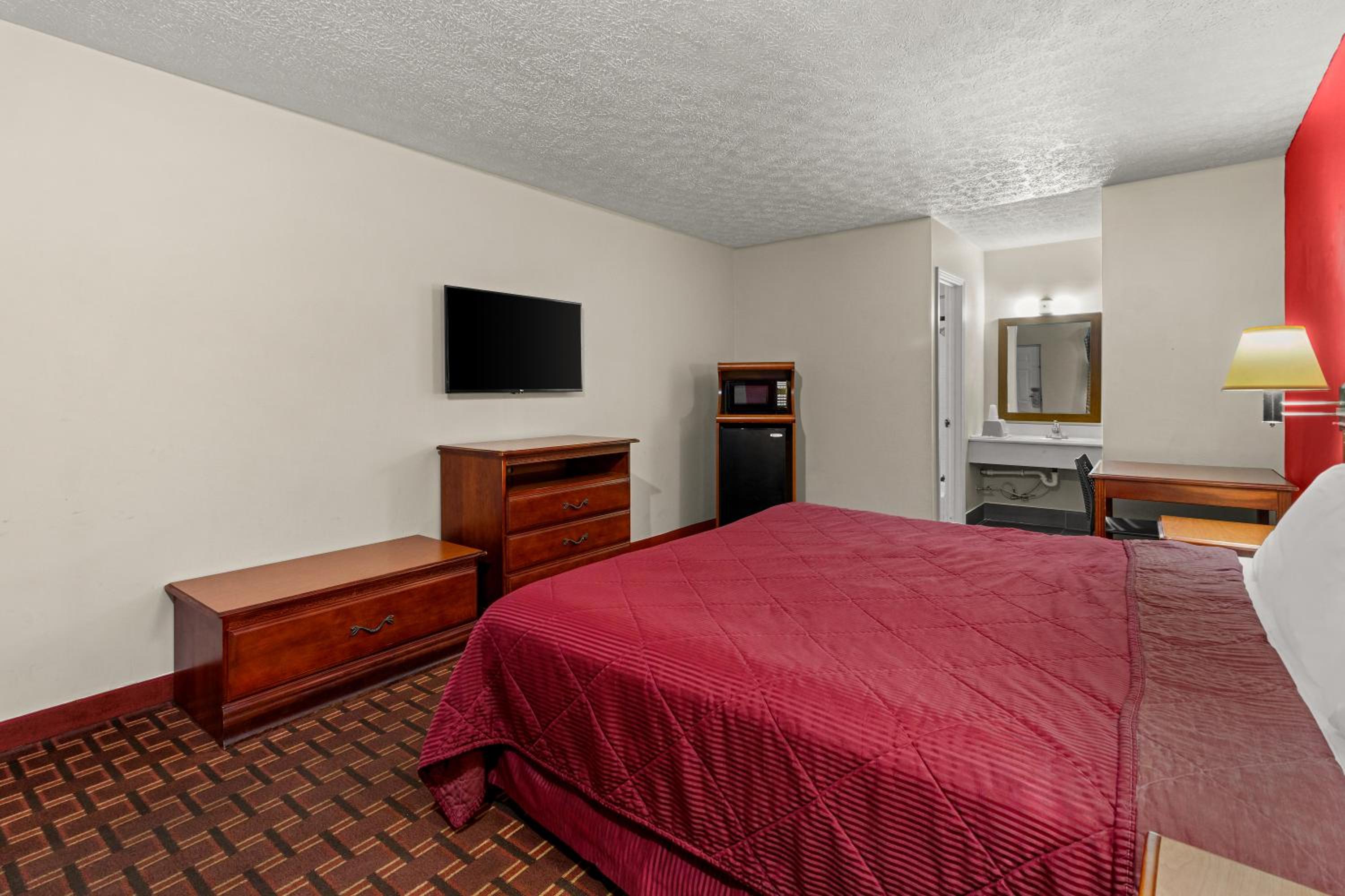King Room Away From Street - Smoking photo 1