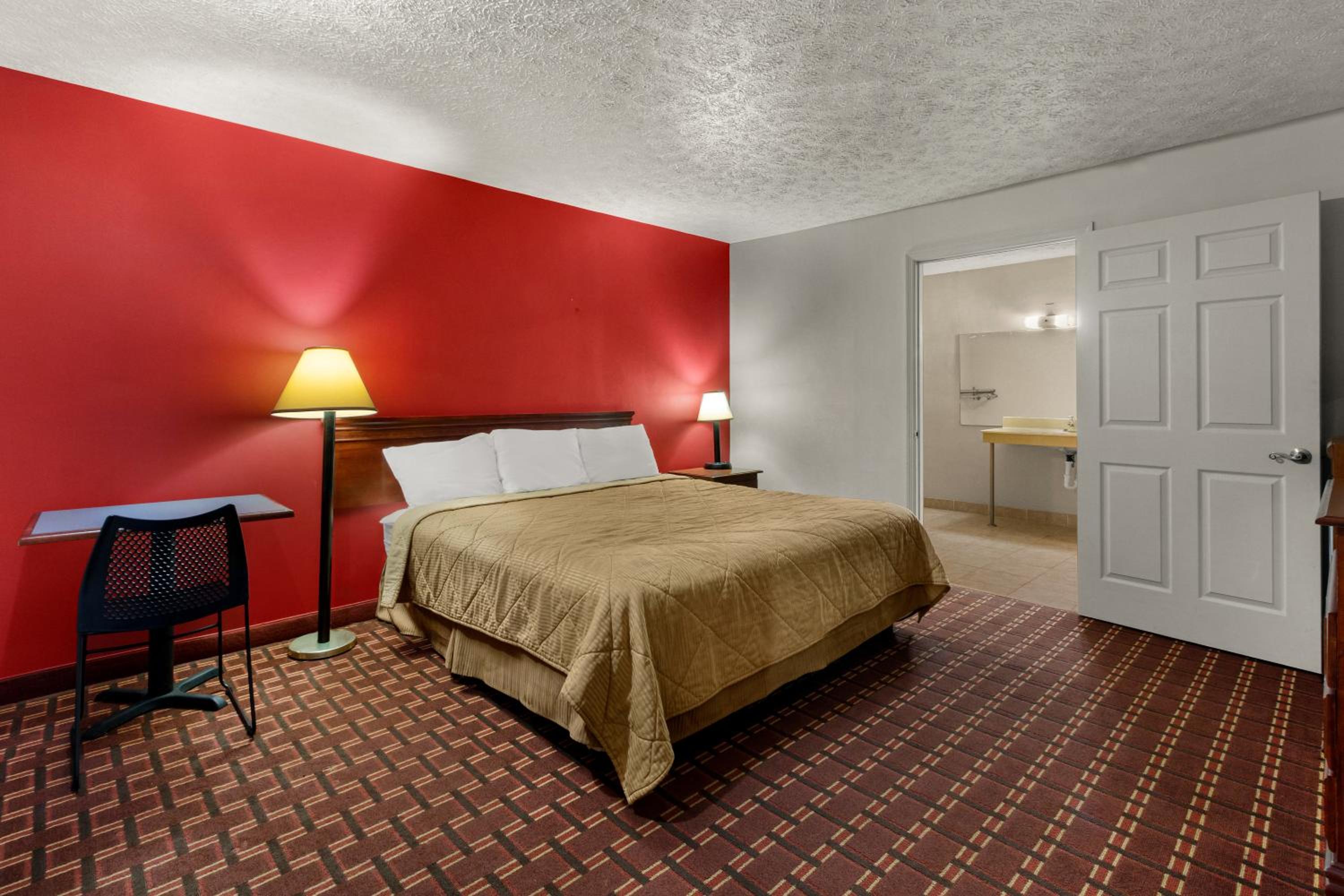 King Room with Tub - Disability Access/Non Smoking photo 2