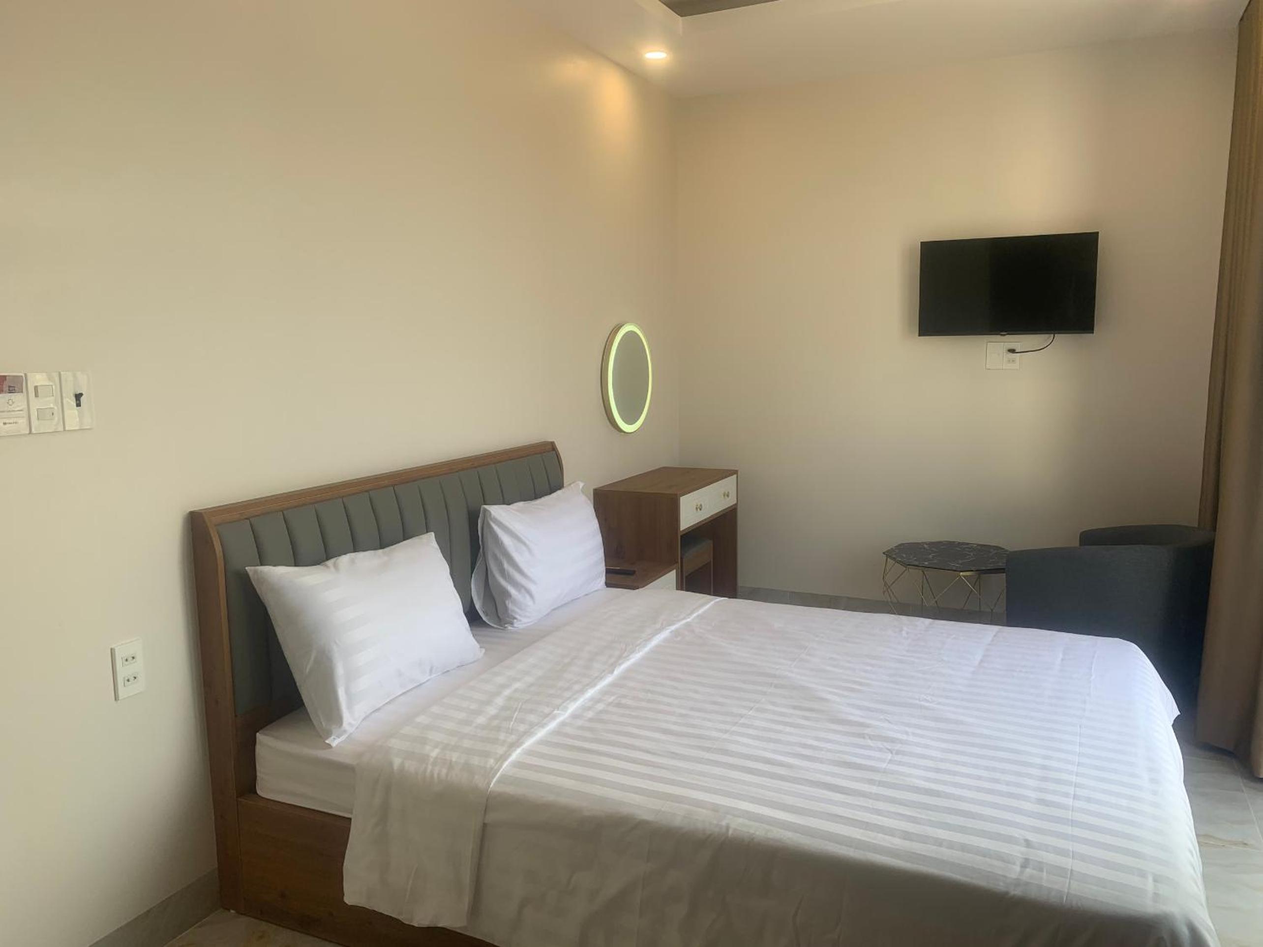 King Room with Mountain View - Photo 9