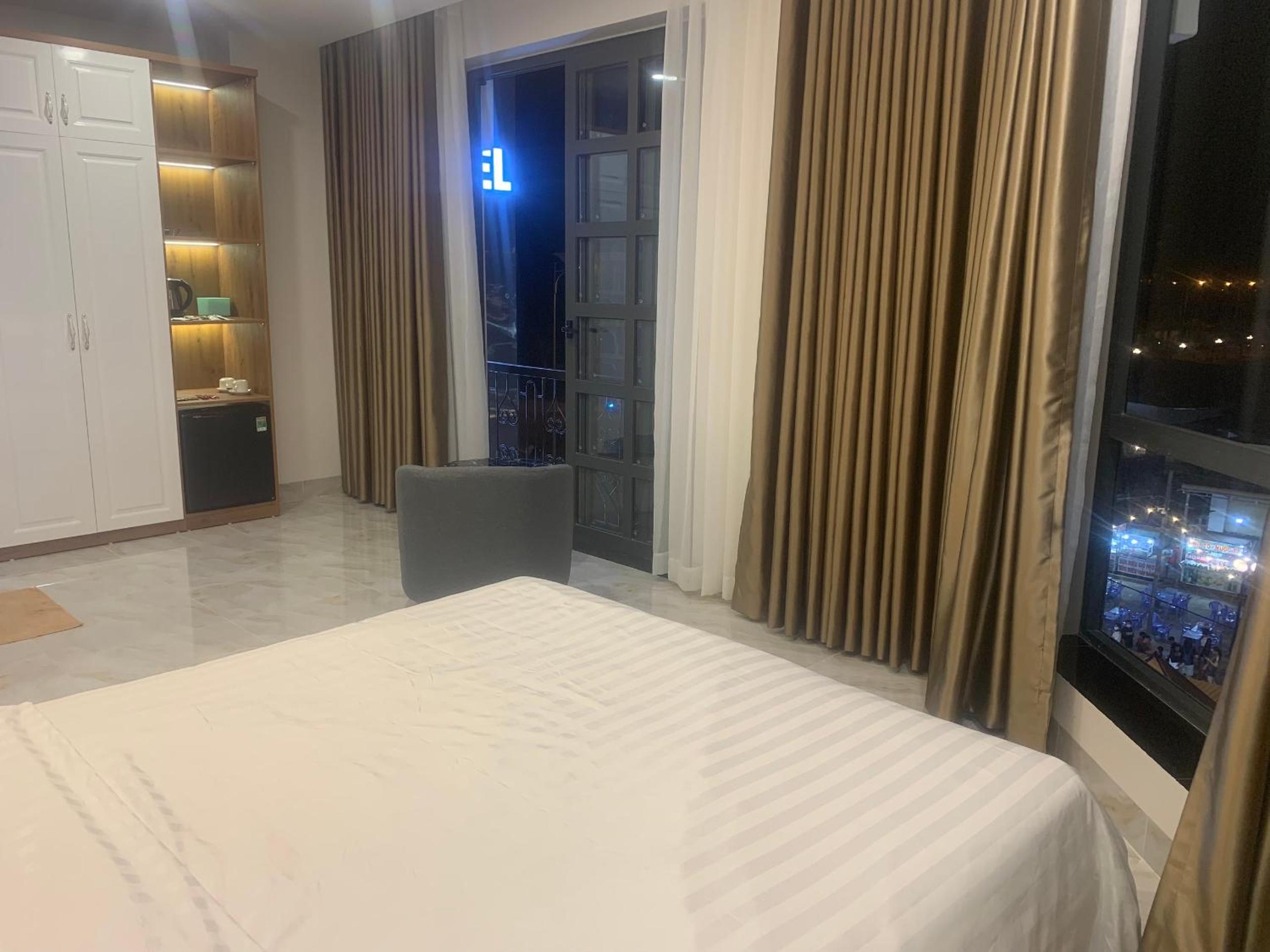 King Room with Sea View - Photo 11