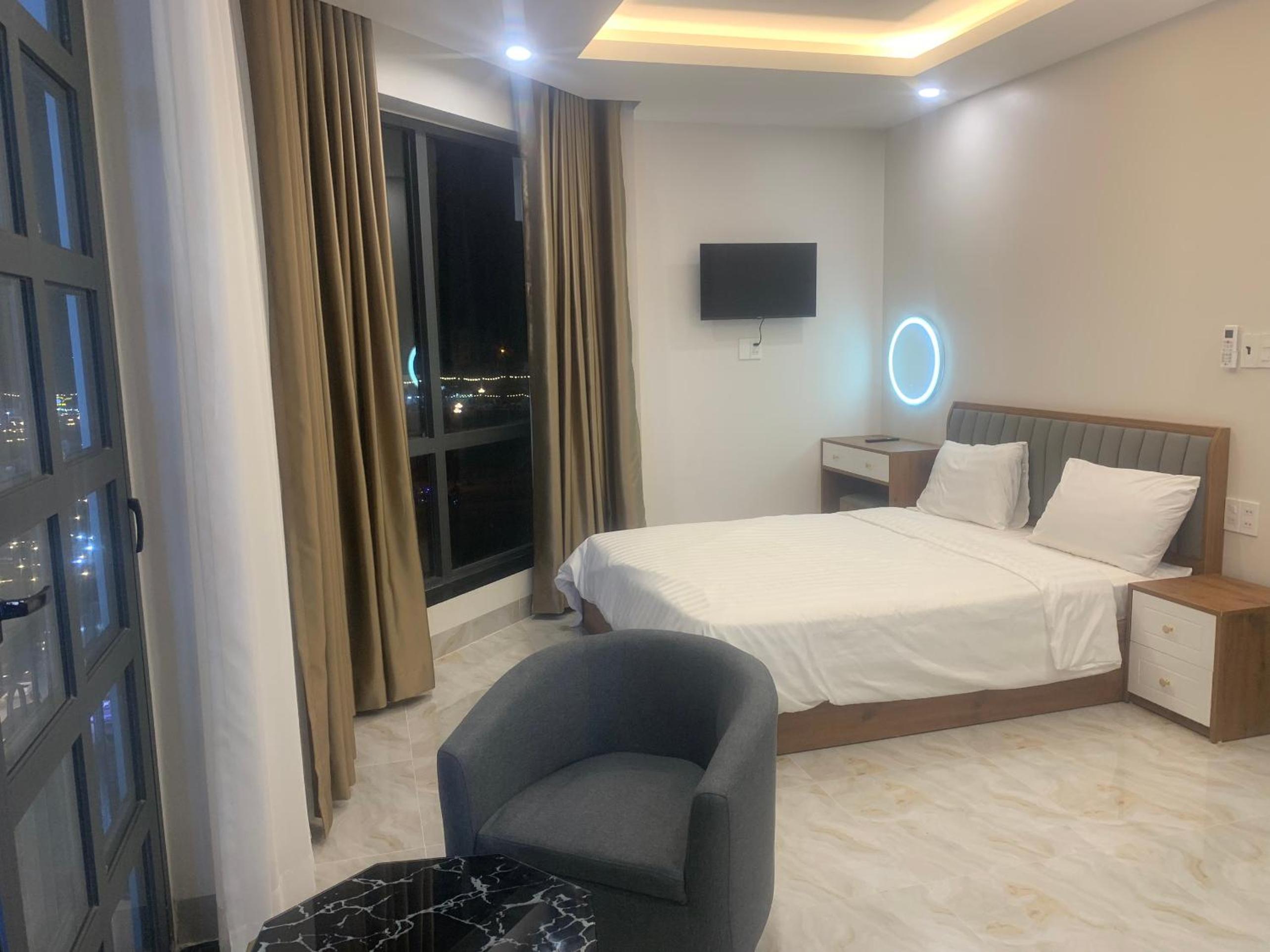 King Room with Sea View - Photo 14