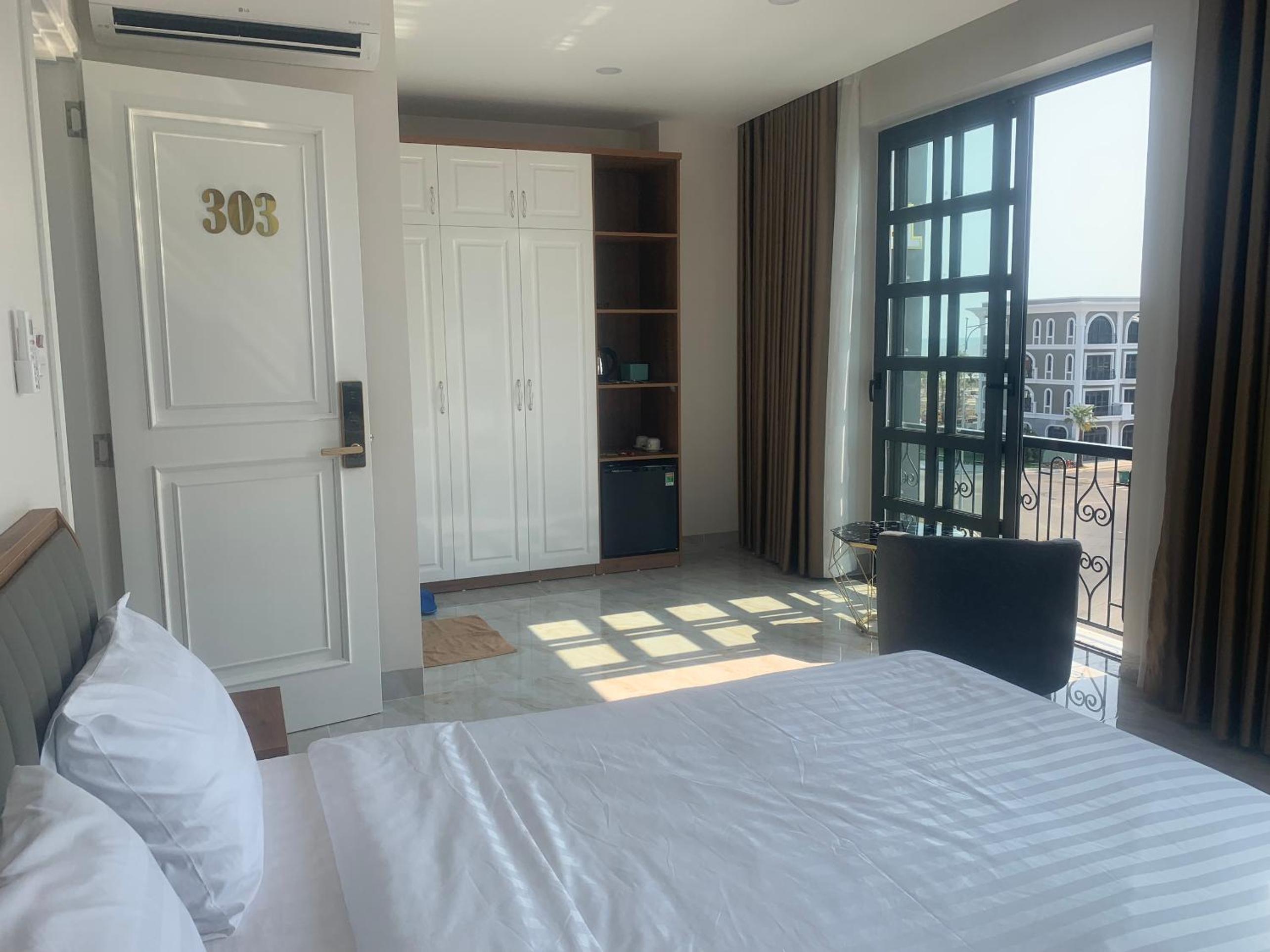 King Room with Sea View - Photo 15