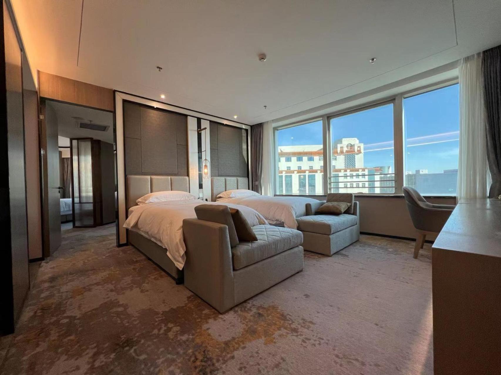 Family Suite(30% discount in Chinese Restaurant except drinks and sea food)