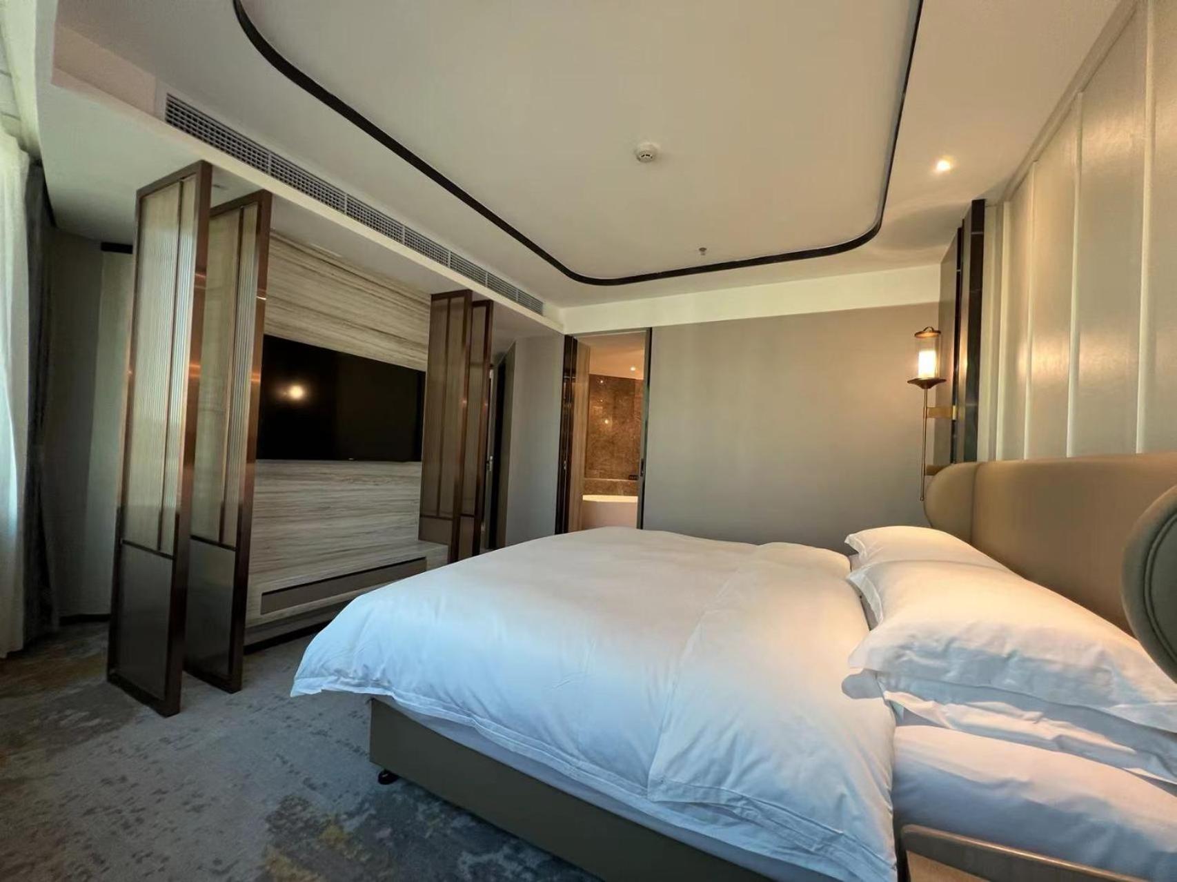 Family Suite(30% discount in Chinese Restaurant except drinks and sea food)