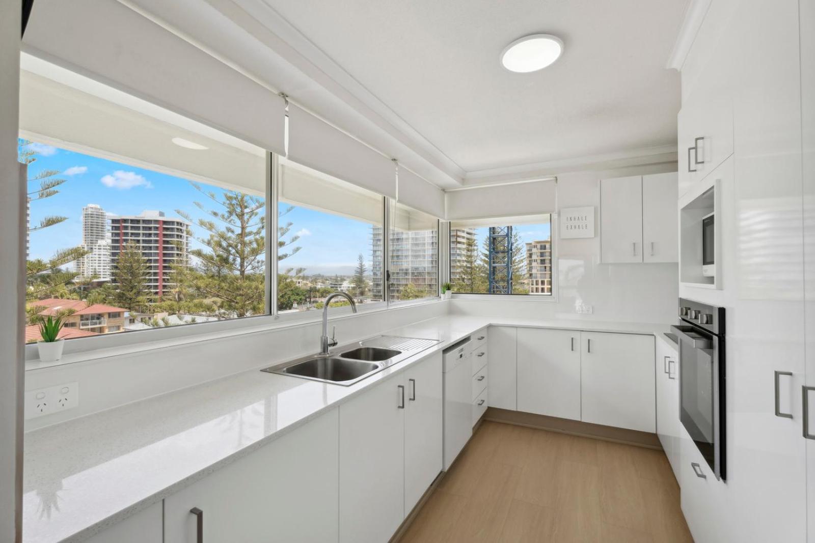 2 Bedroom Ocean View - Photo 5