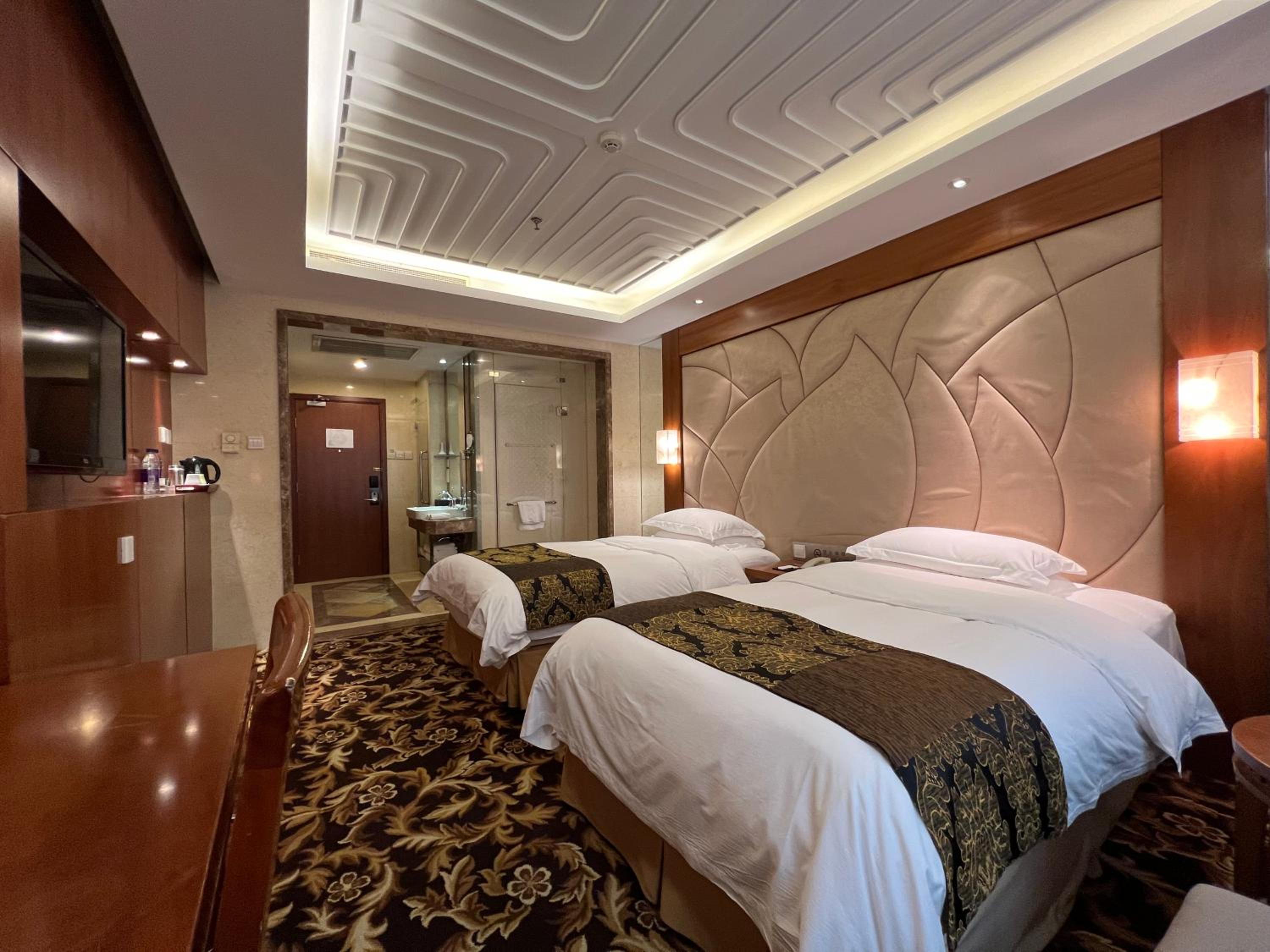 Classic Twin Room(30% discount in Chinese Restaurant except drinks) - Photo 2