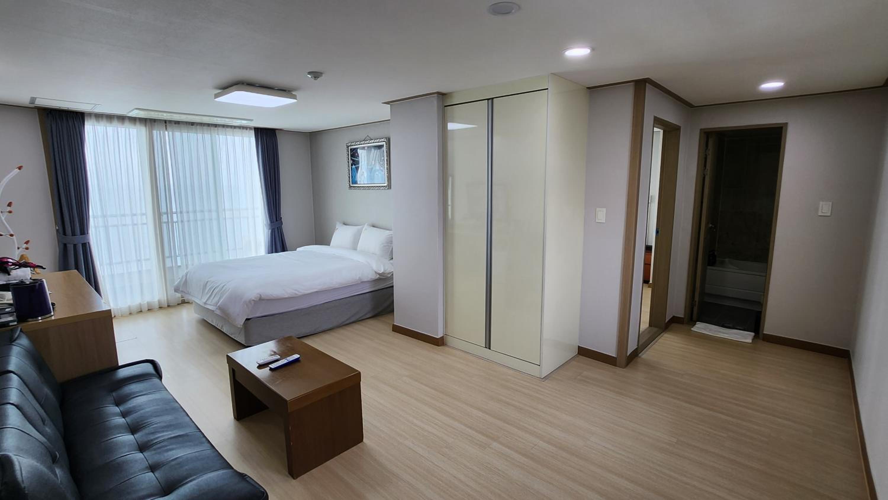 Special Queen Two room Oceanview - Photo 13