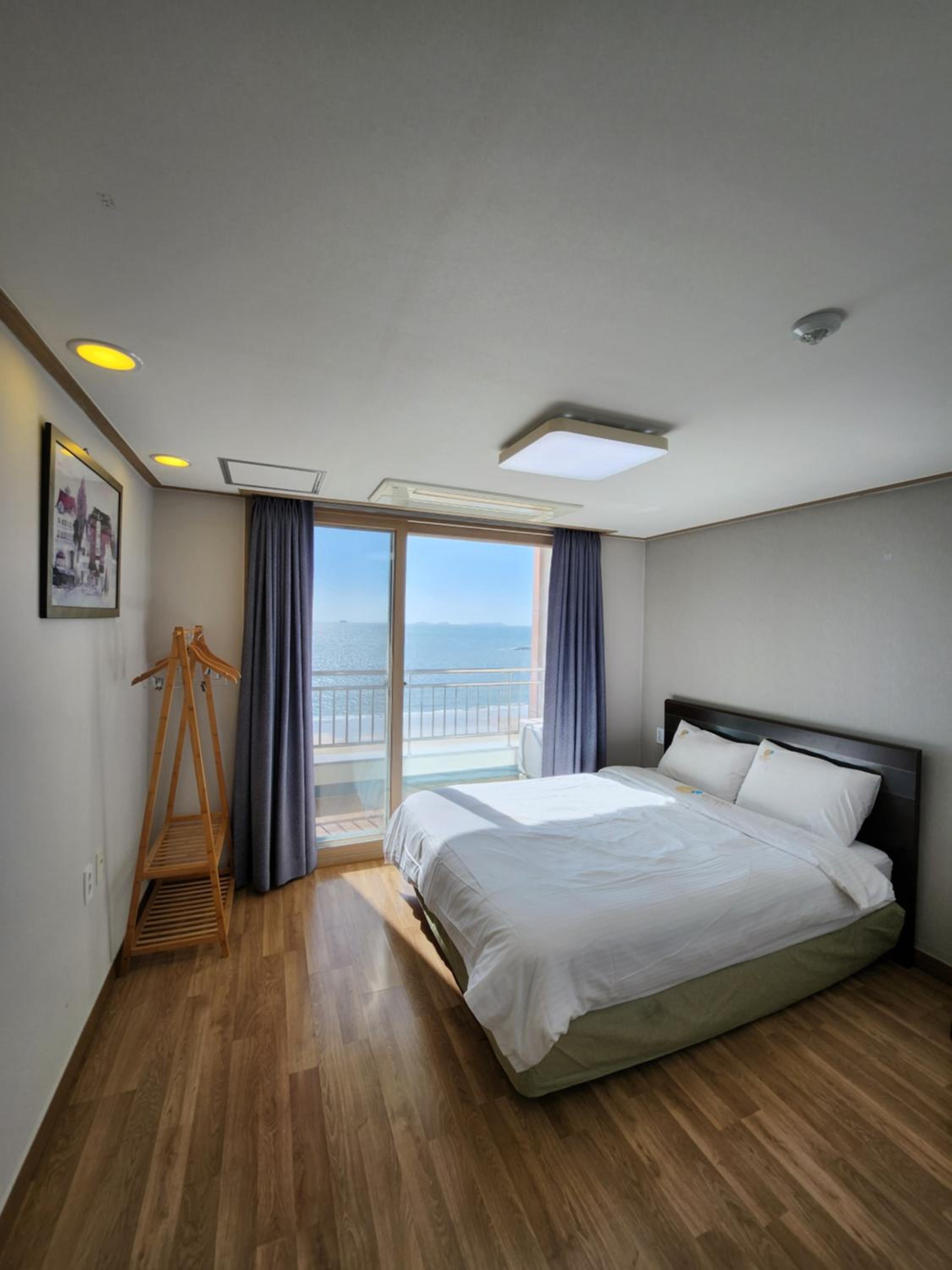 Special Queen Two room Oceanview - Photo 47