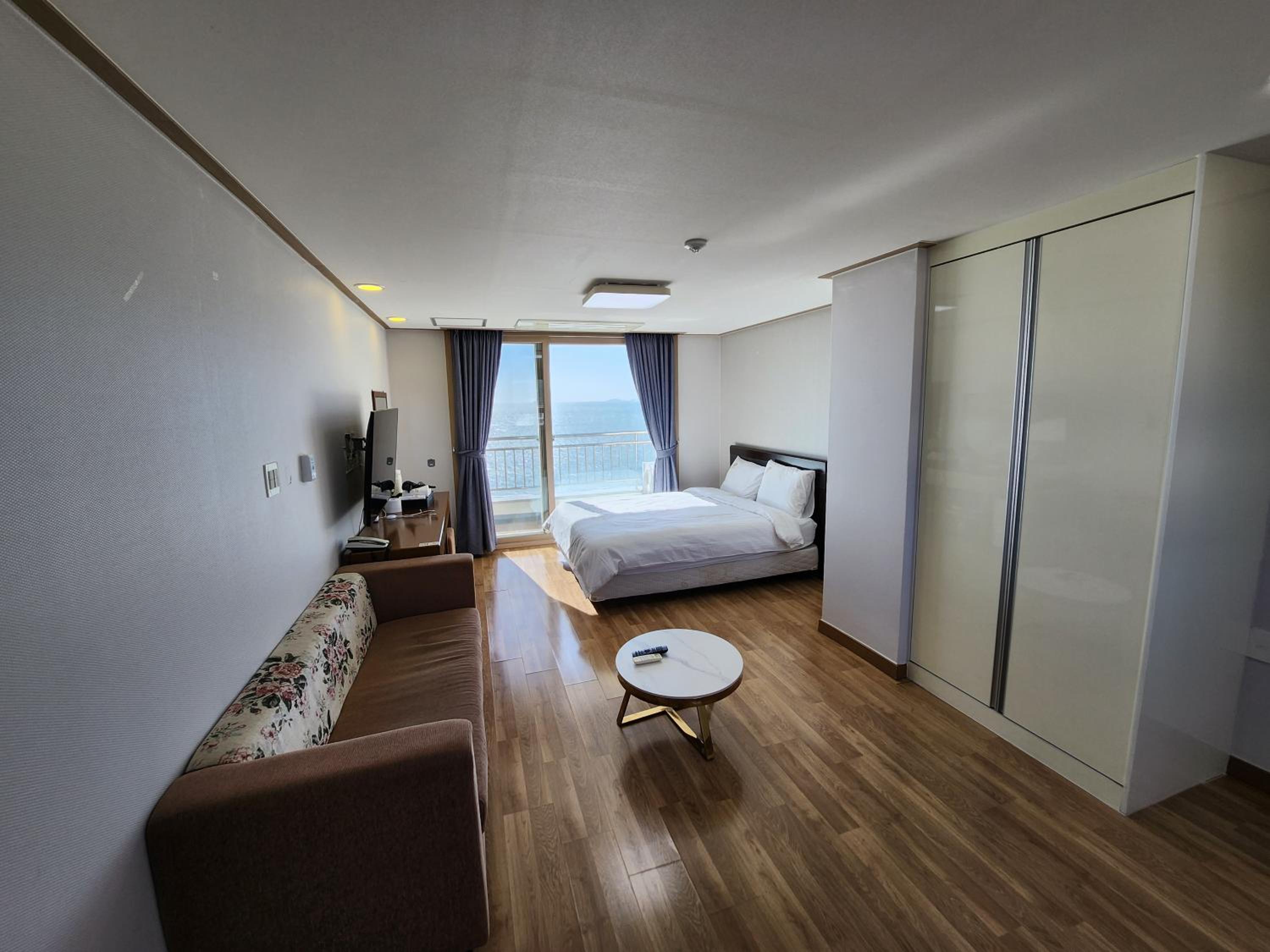 Special Queen Two room Oceanview - Photo 50