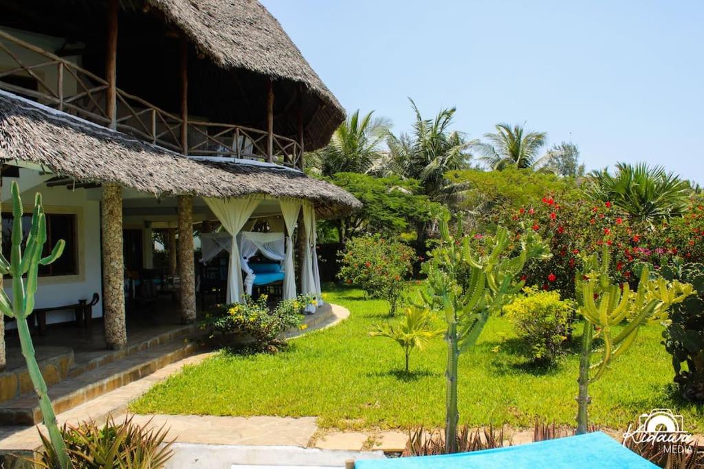Villa photo 2
