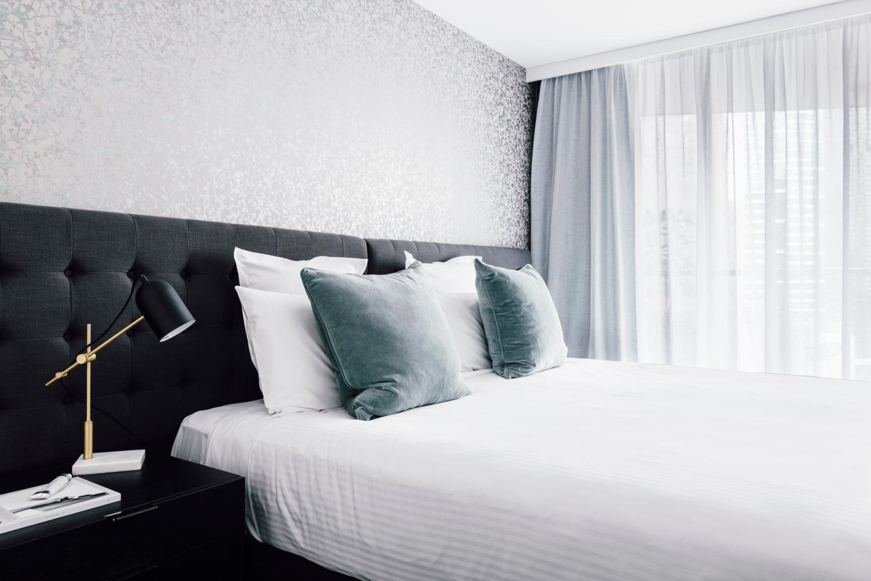 Two-Bedroom Premium Apartment with Two King Beds and Balcony photo 3
