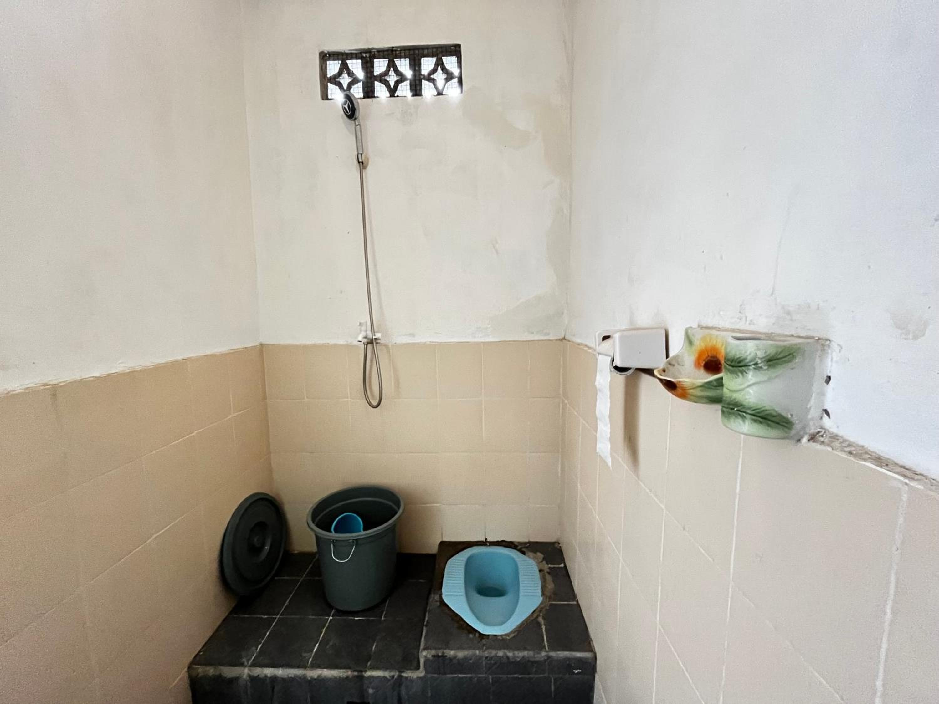 Single Room with Private Bathroom photo 3