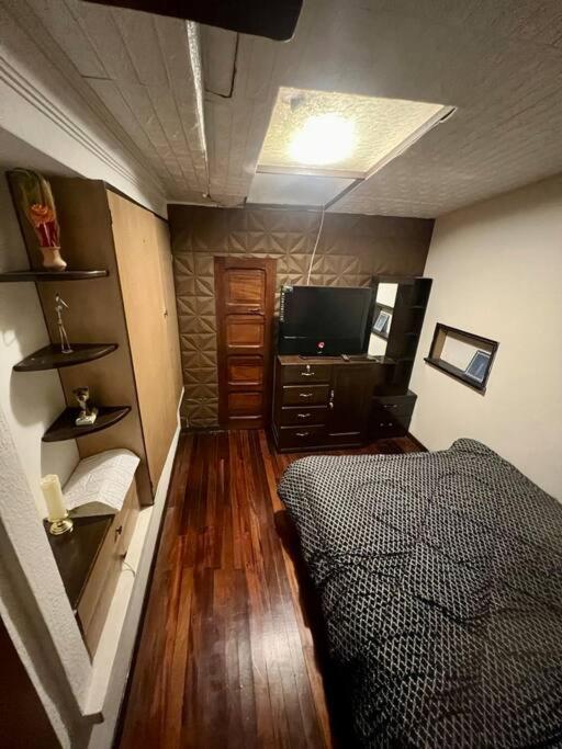 One-Bedroom Apartment photo 3