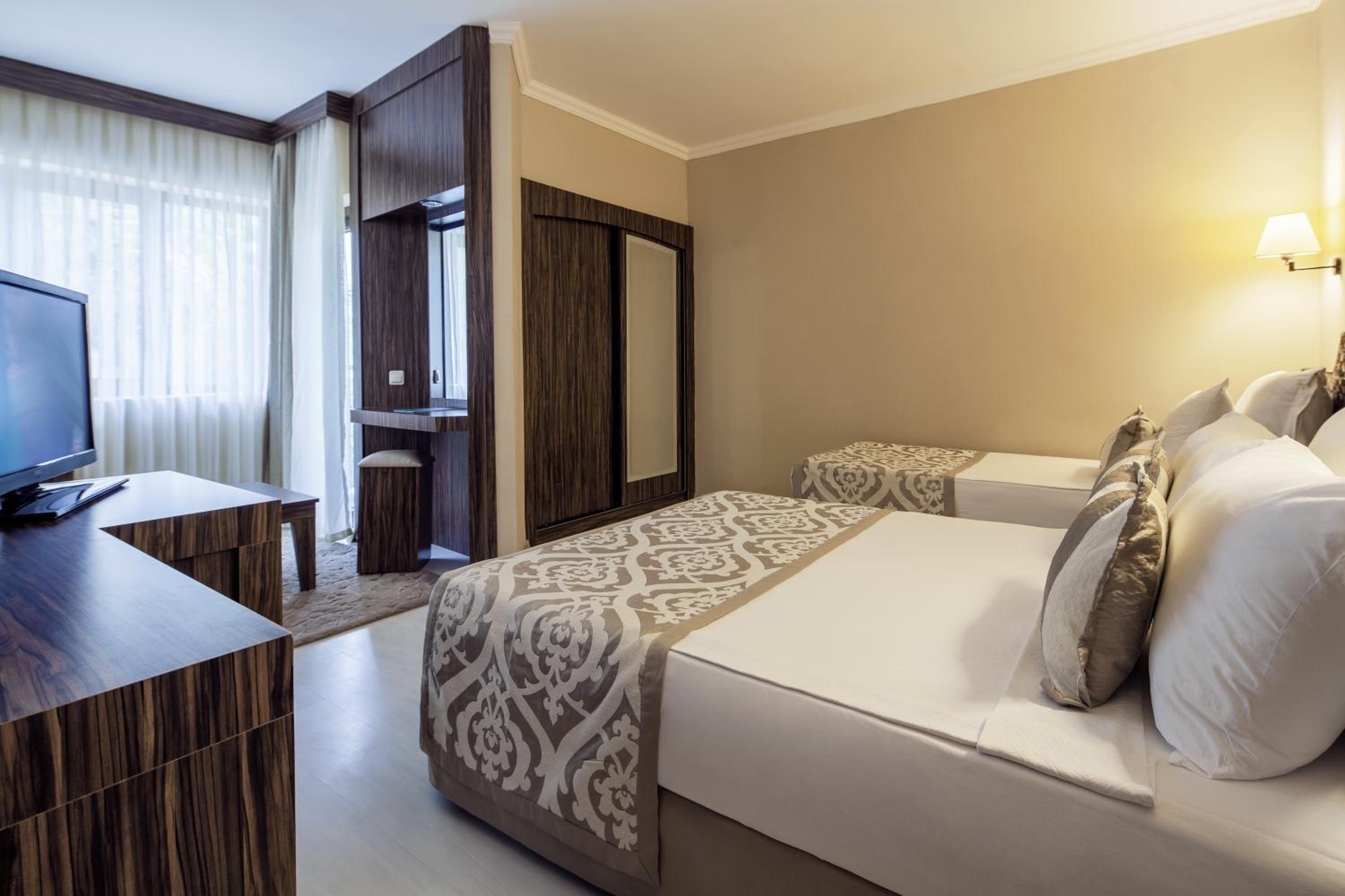 Cozy elegance awaits in your perfect getaway!