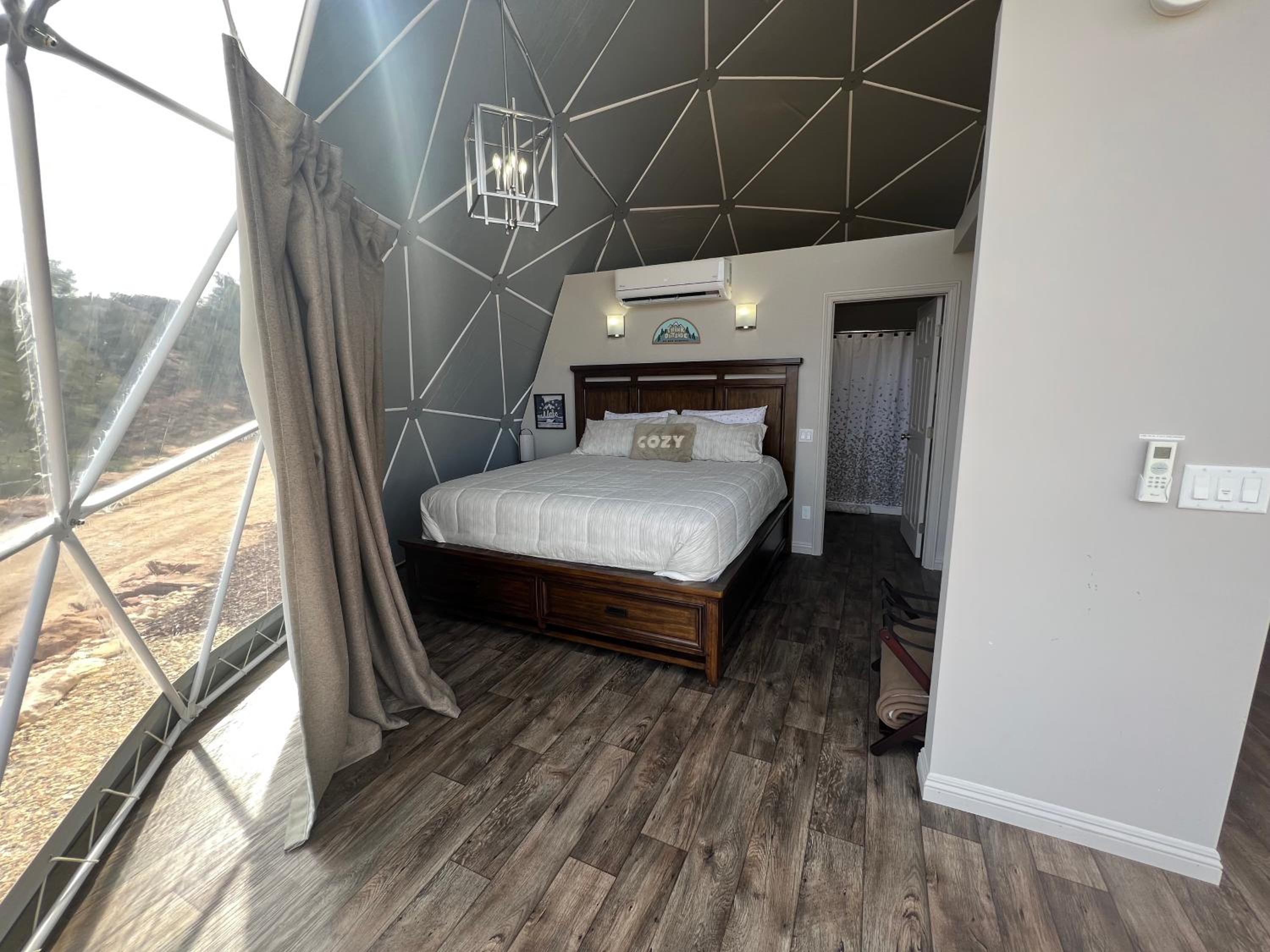 King Room with Mountain View photo 1