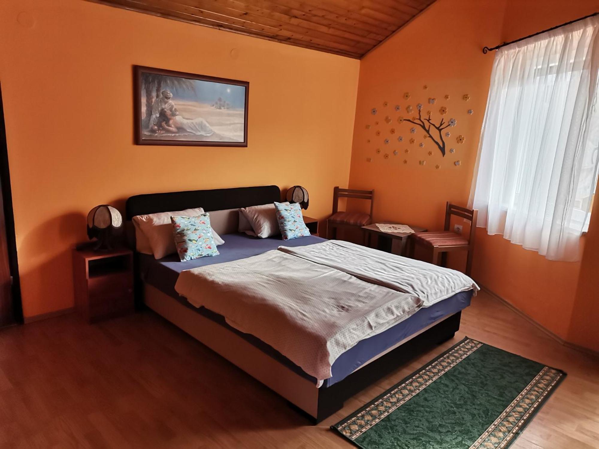 Double Room - Photo 2