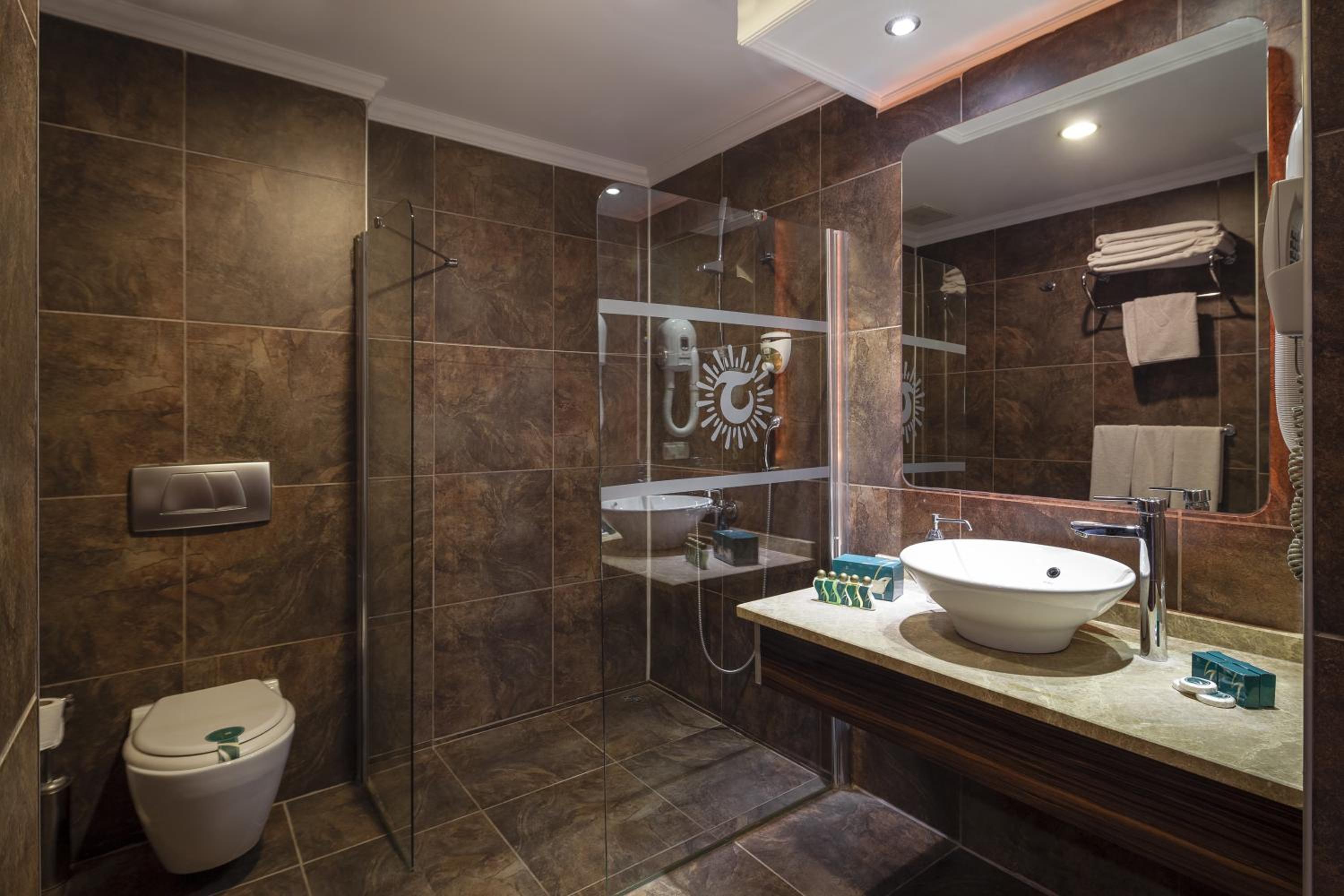 Relax in luxurious comfort with spa-inspired amenities.