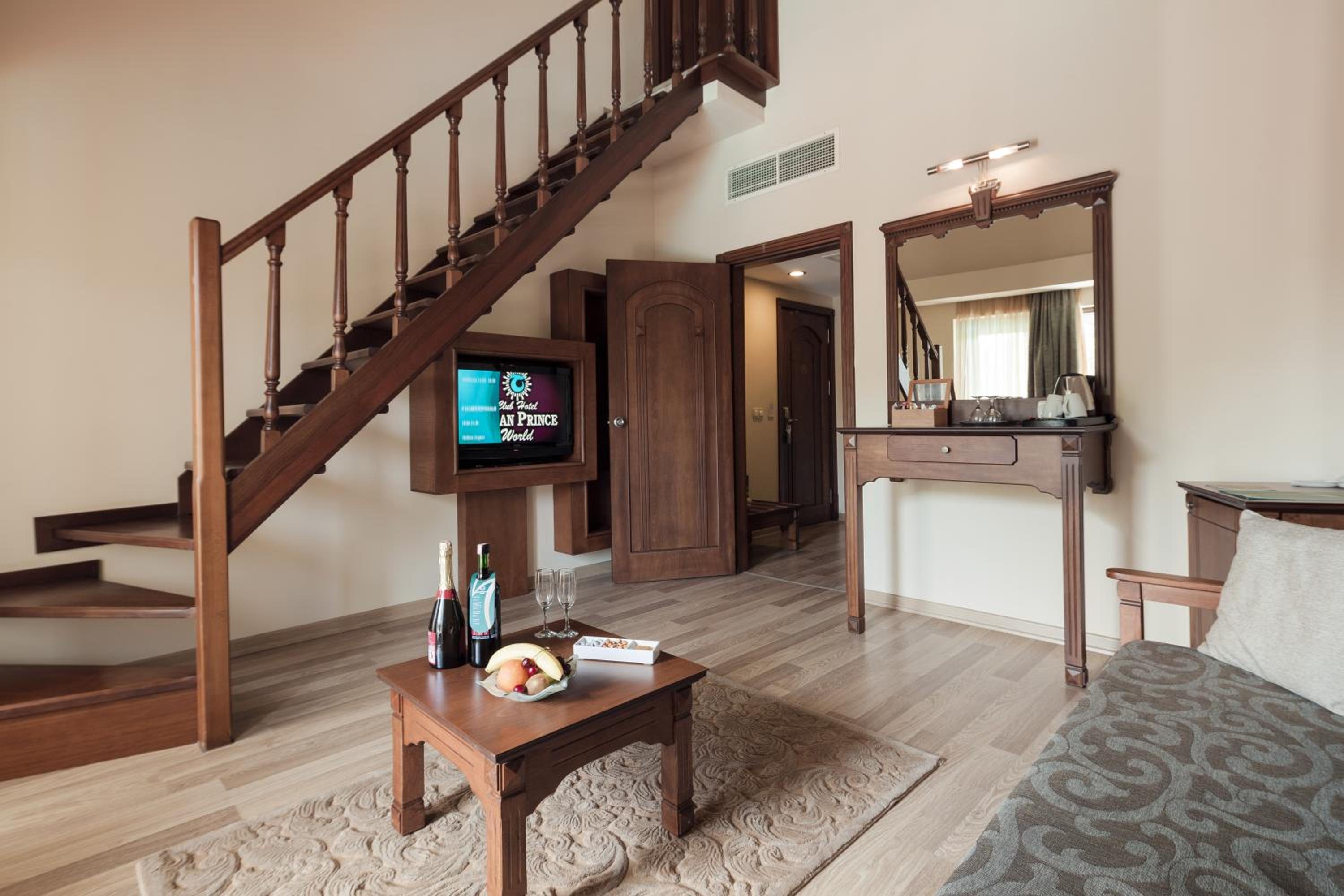 Select Senior Suite
