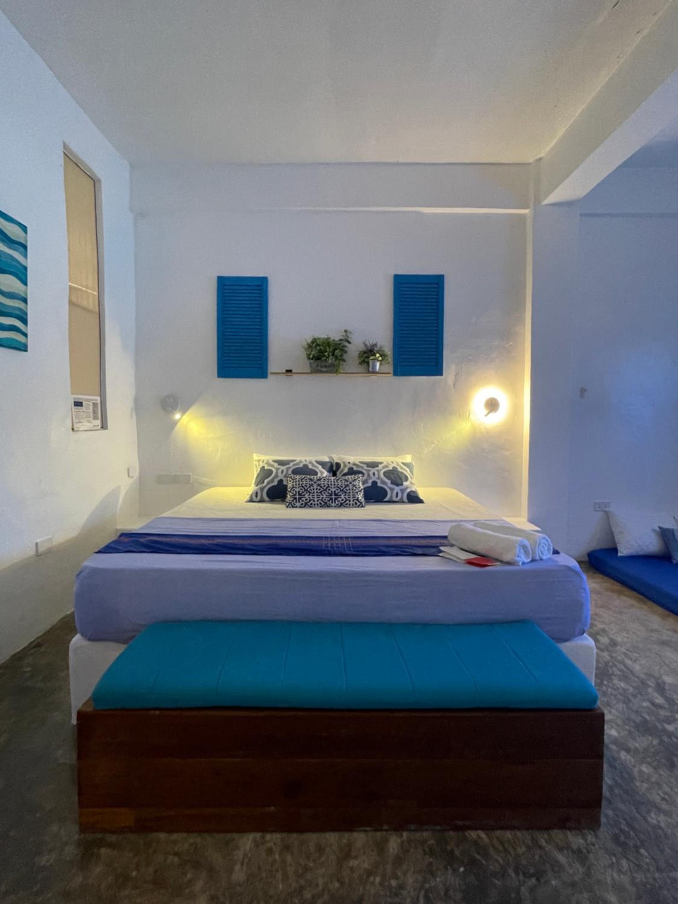 Suite - Photo 1