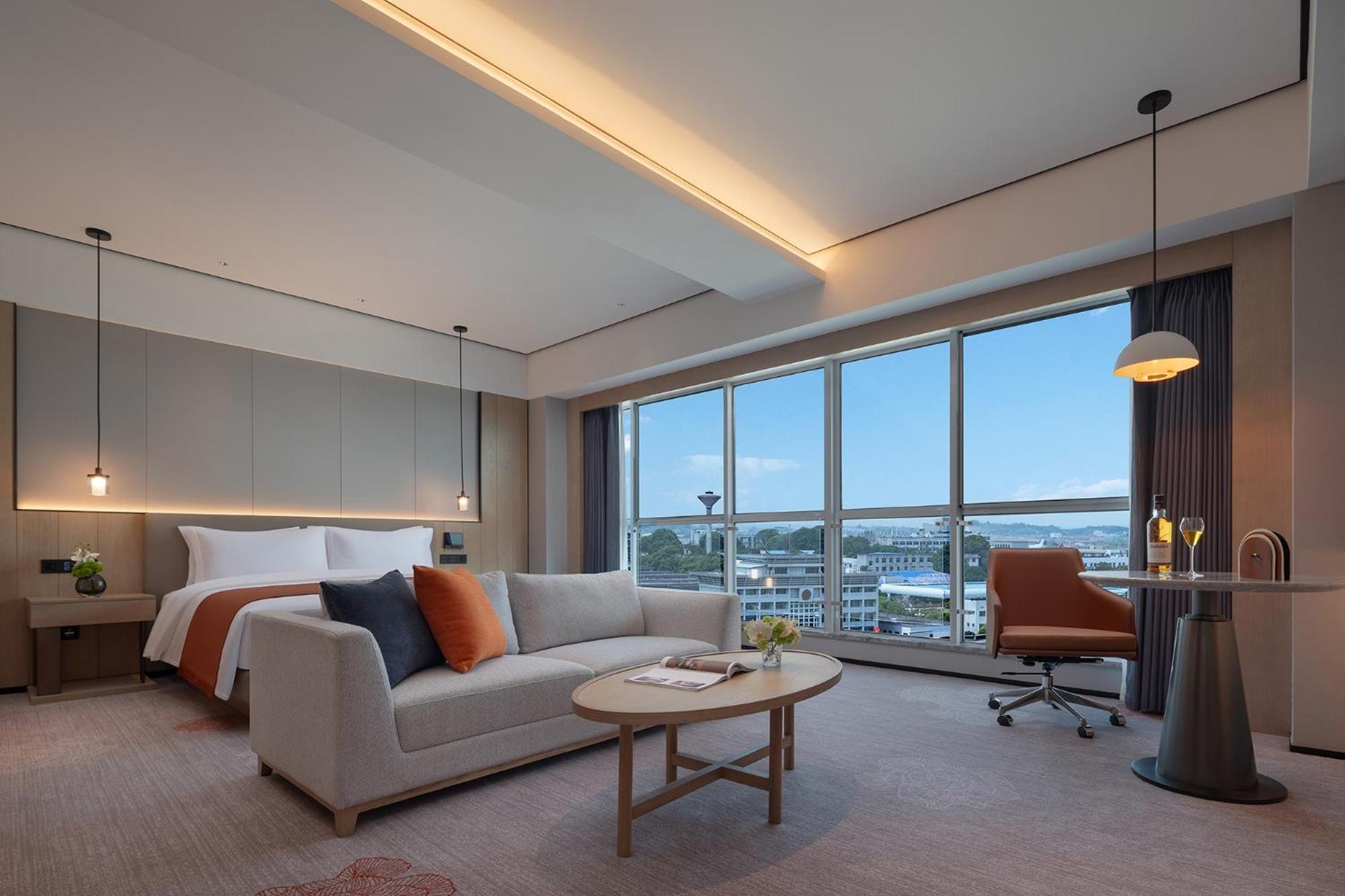 Premier King Room photo 2