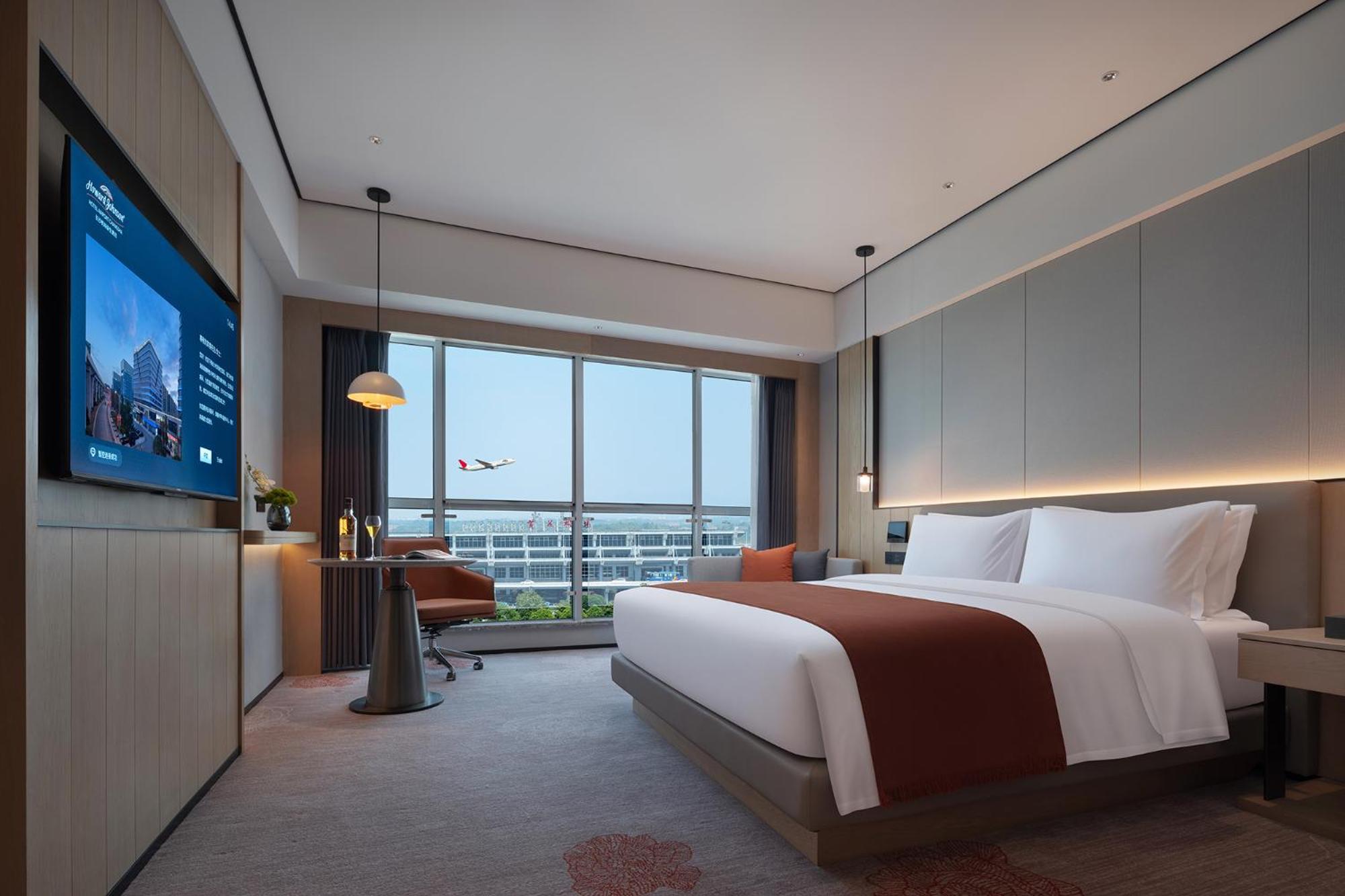 Deluxe King Room photo 1
