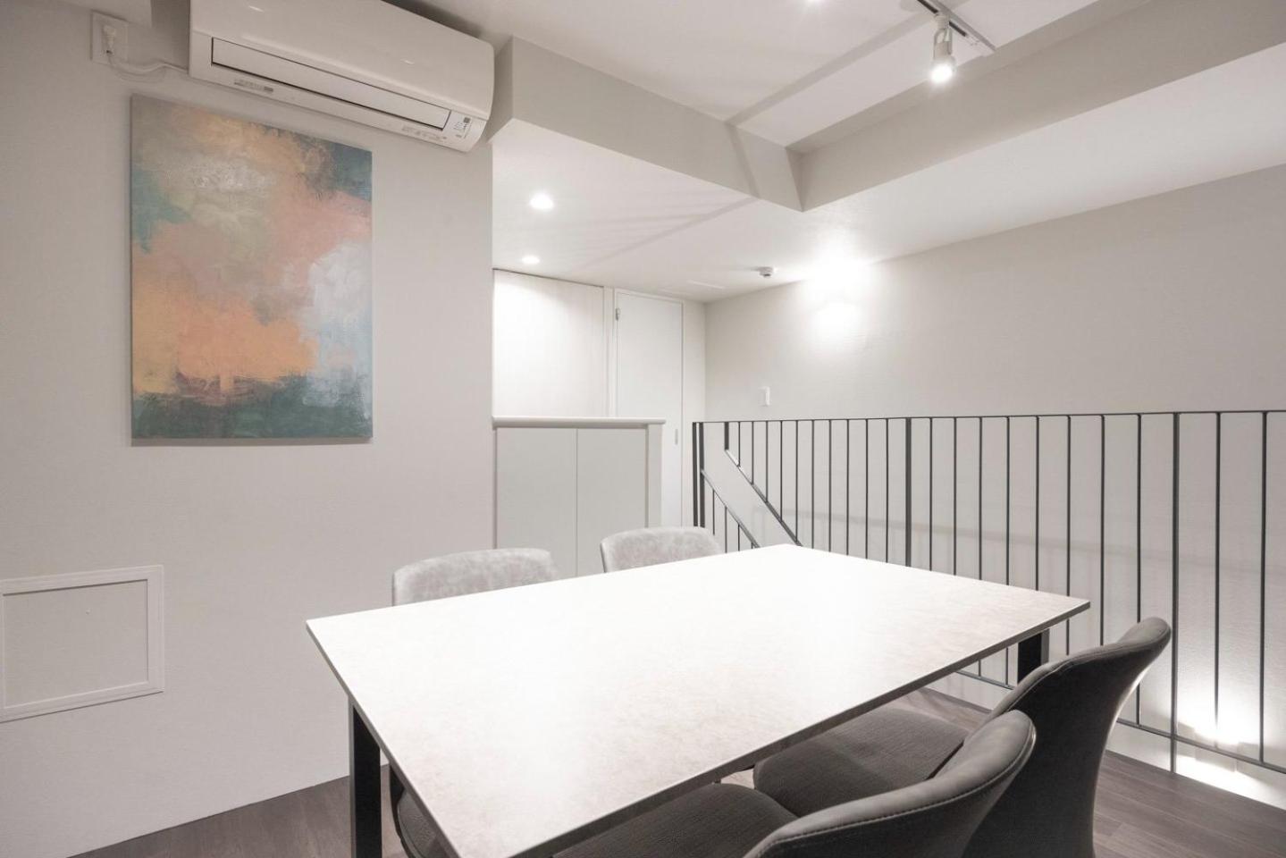 One-Bedroom Apartment photo 3