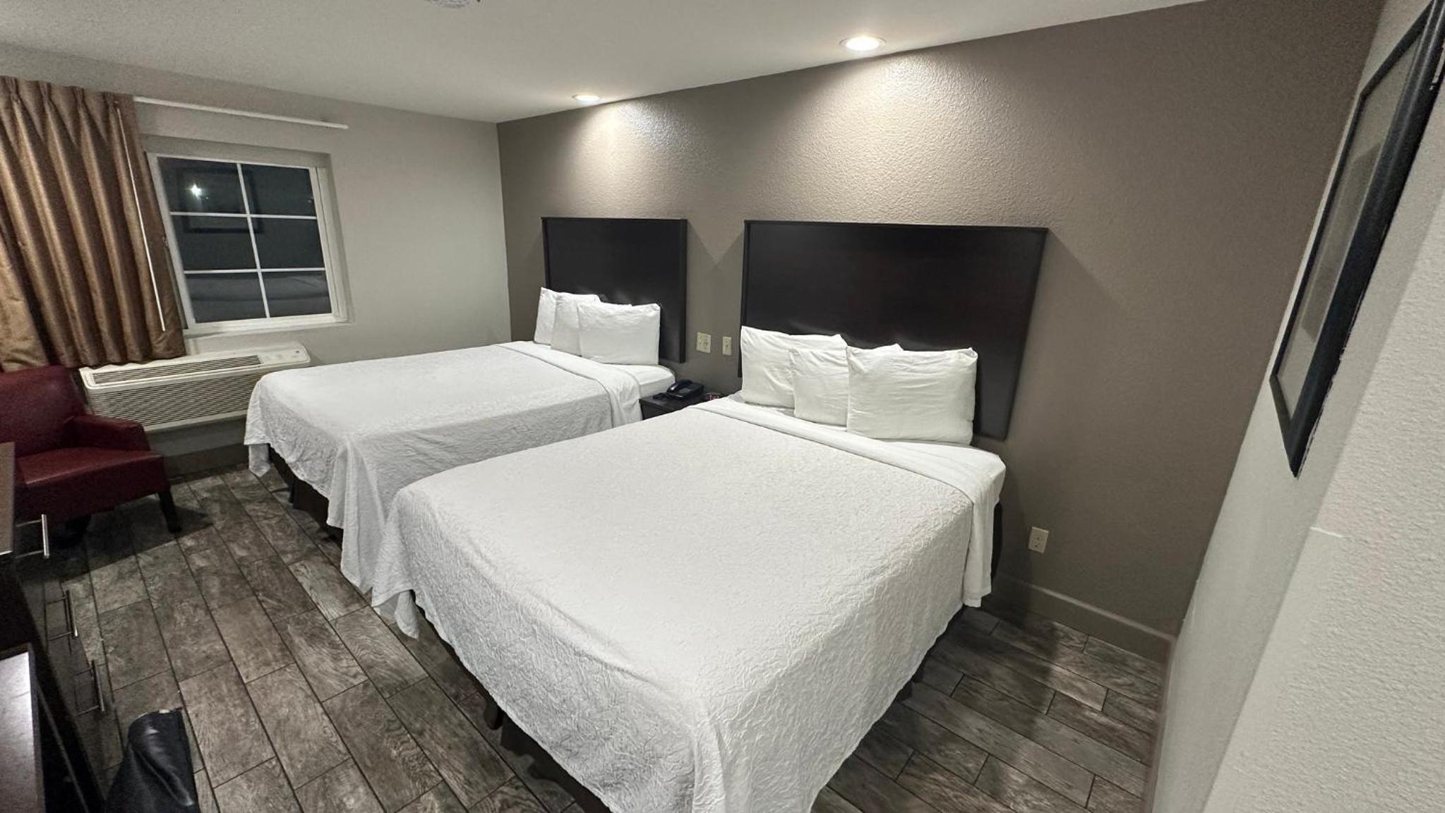 Deluxe Room with Two Queen Beds Smoke Free photo 3