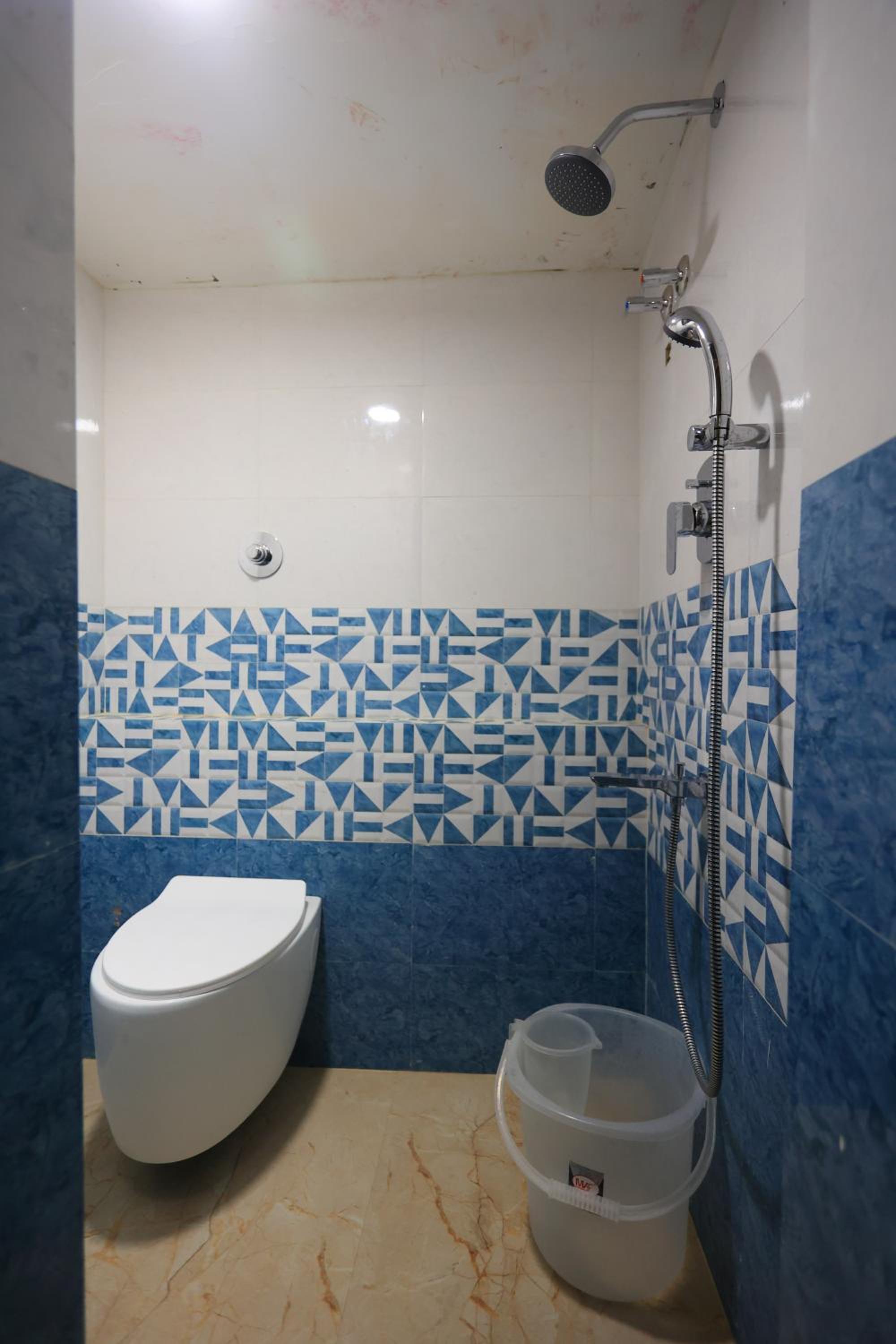 Suite - Photo 12