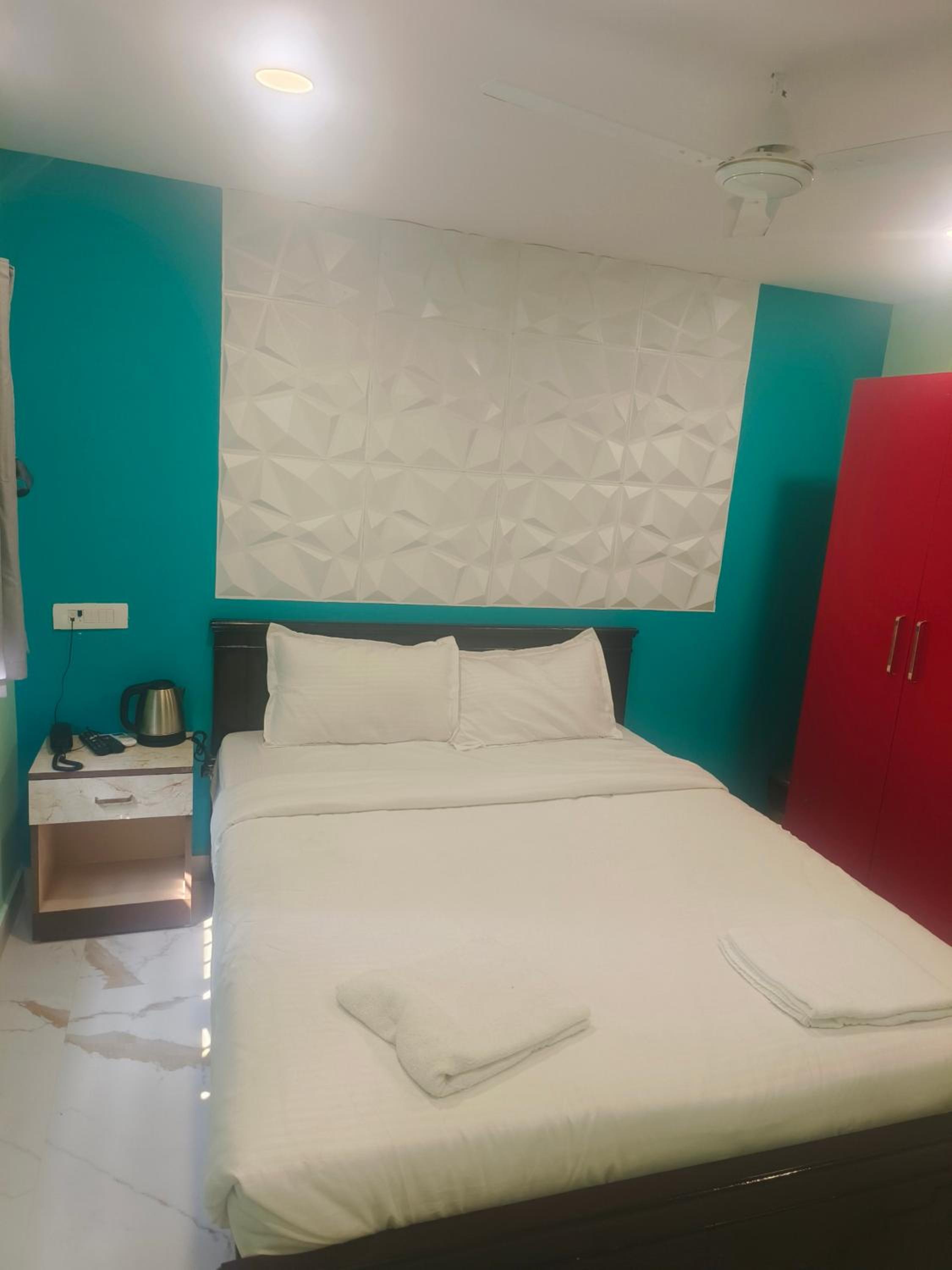 Standard Double Room - Photo 3
