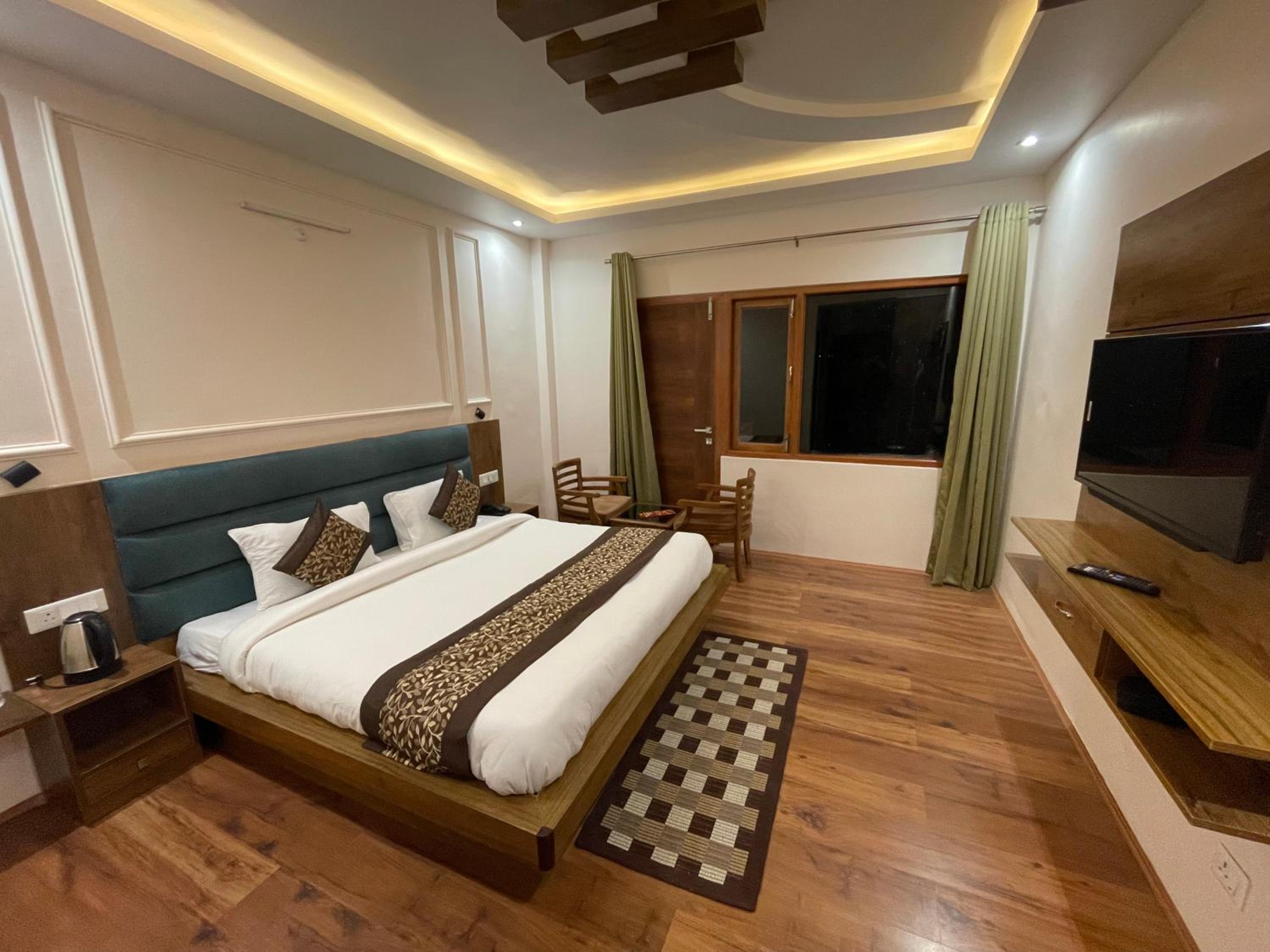 King Room With Balcony