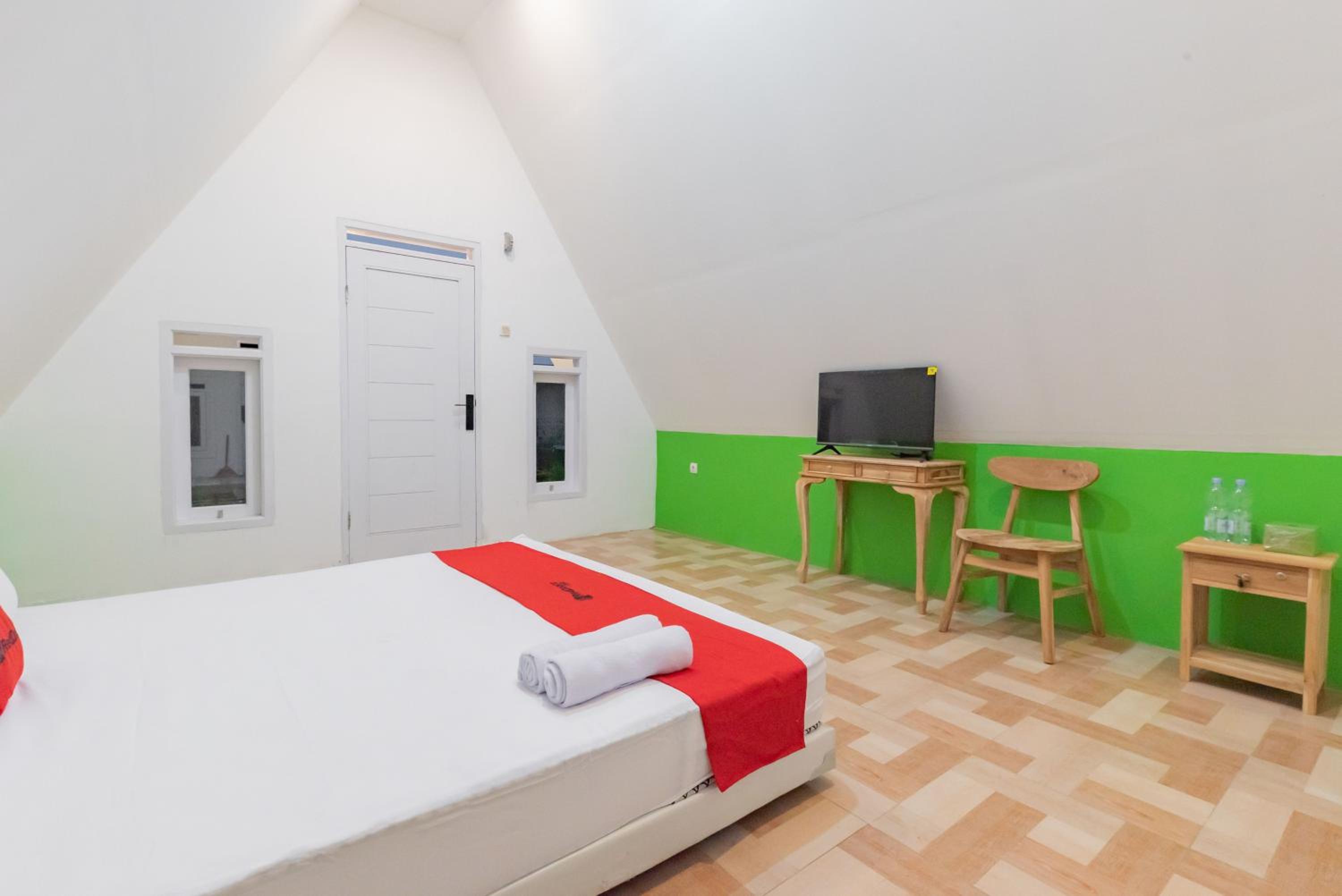 Deluxe Twin Room - Photo 3
