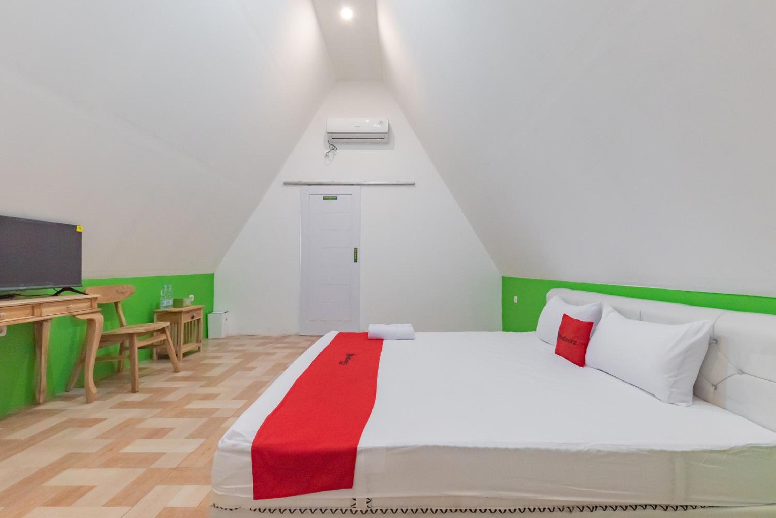Deluxe Twin Room - Photo 6
