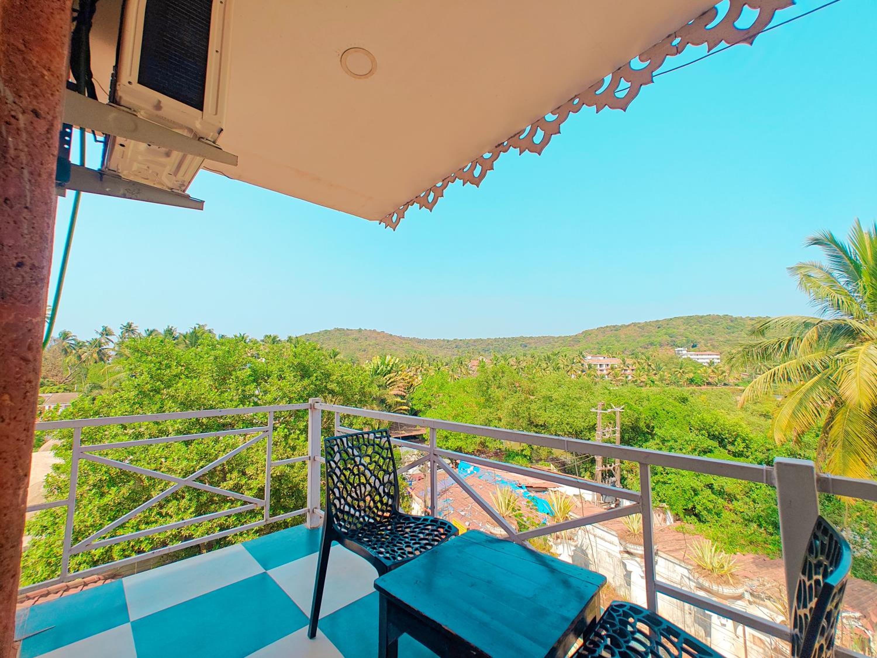 Deluxe Double Room with Balcony photo 2