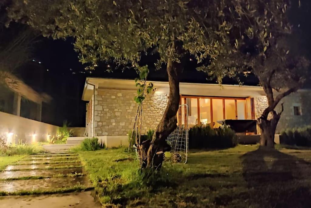 Three-Bedroom House photo 2