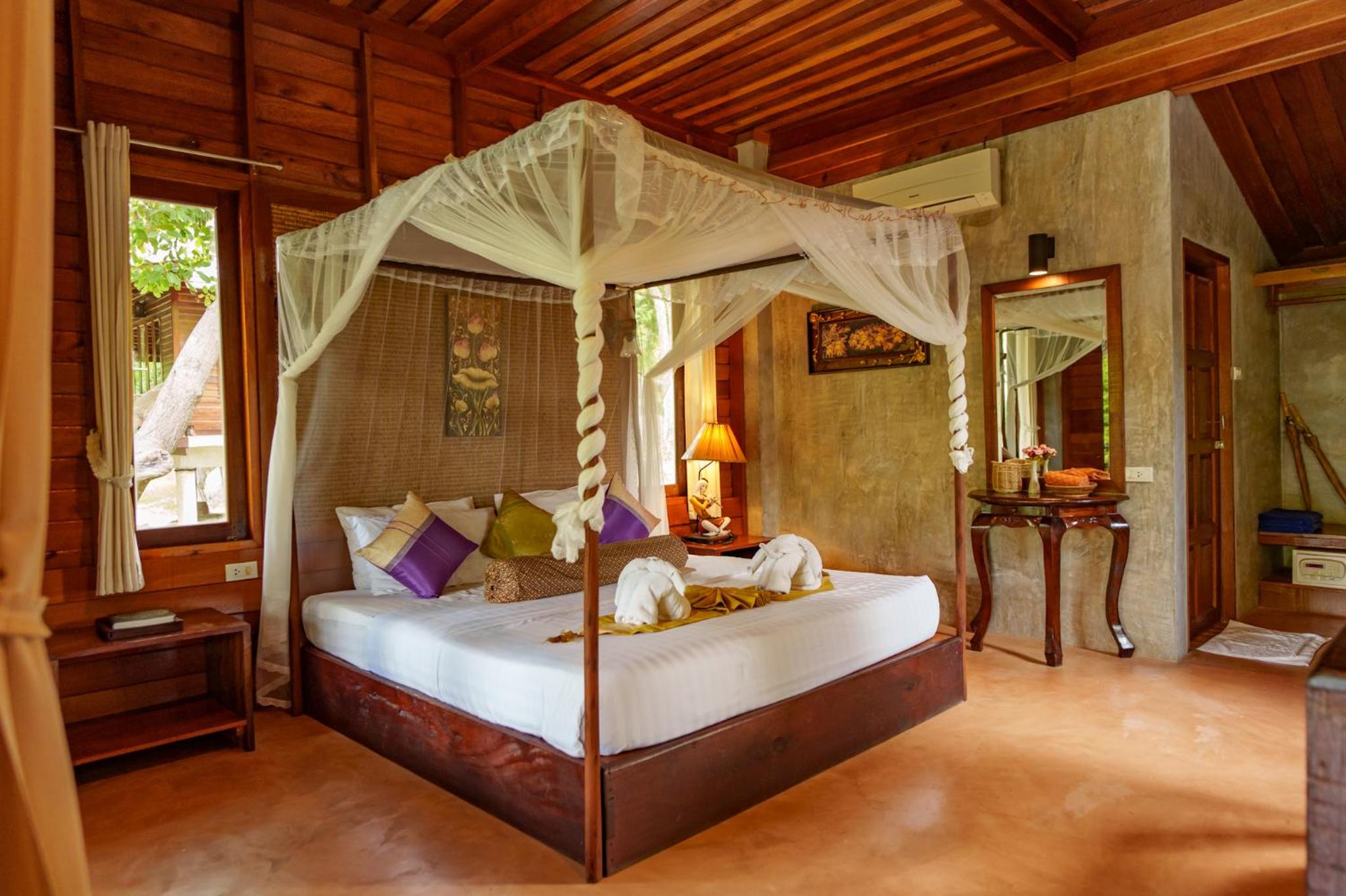 One-Bedroom Bungalow with Garden View - Superior House - Photo 8