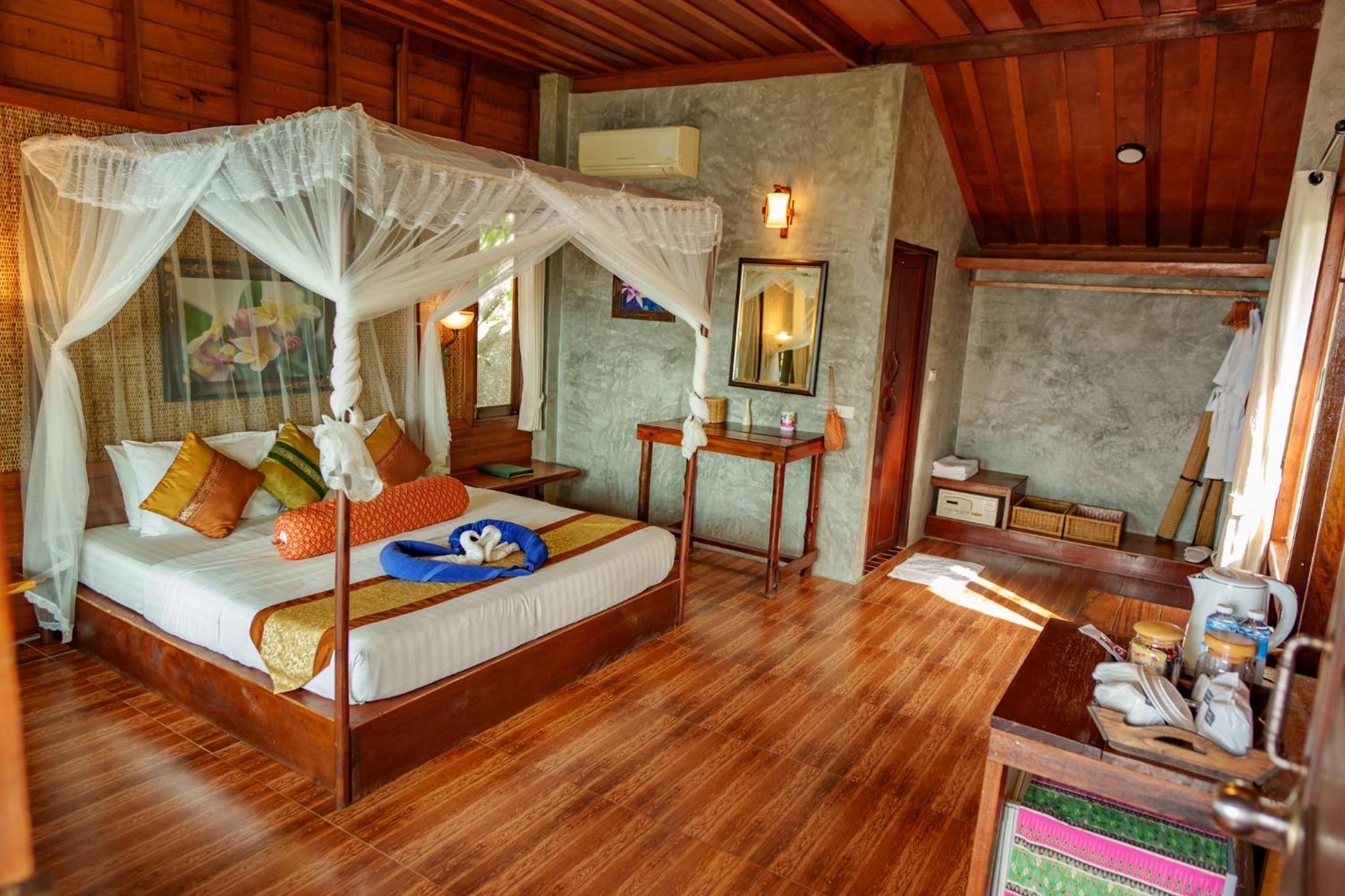 One-Bedroom Bungalow with Garden View - Superior House - Photo 7